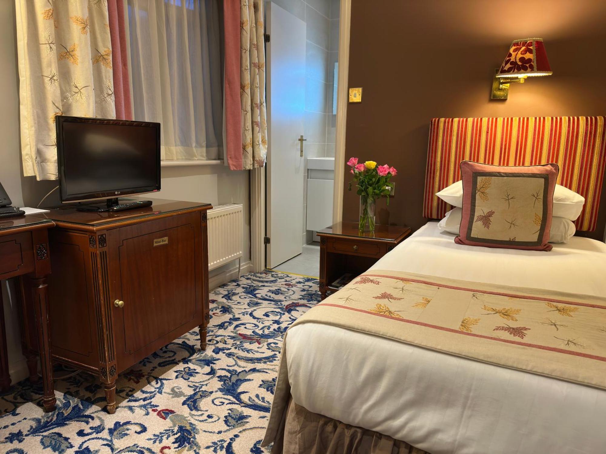 Superior Single Room,1365405356:JPEG
