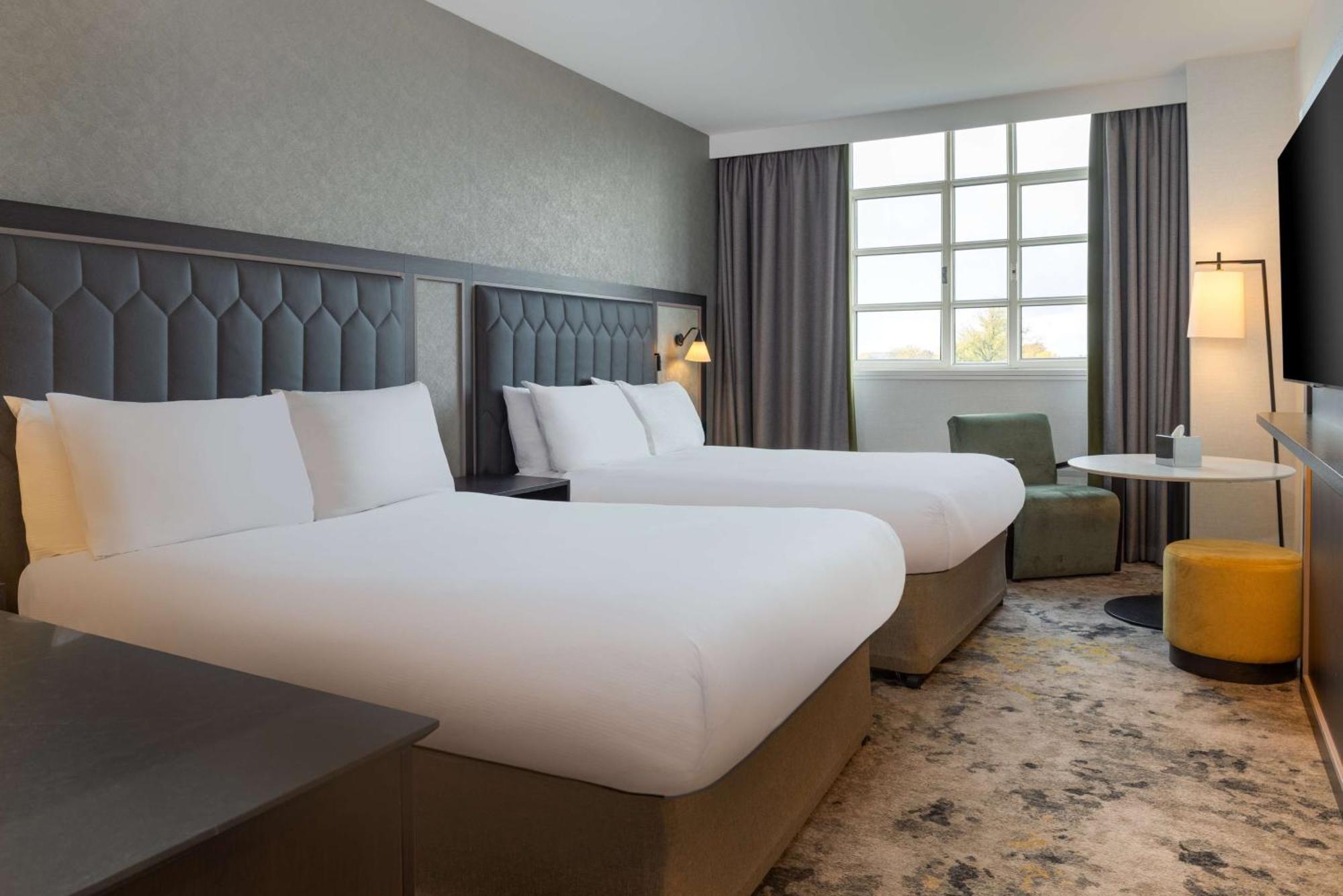 Deluxe Double Room with Two Double Beds and Castle View,1516382308:JPEG