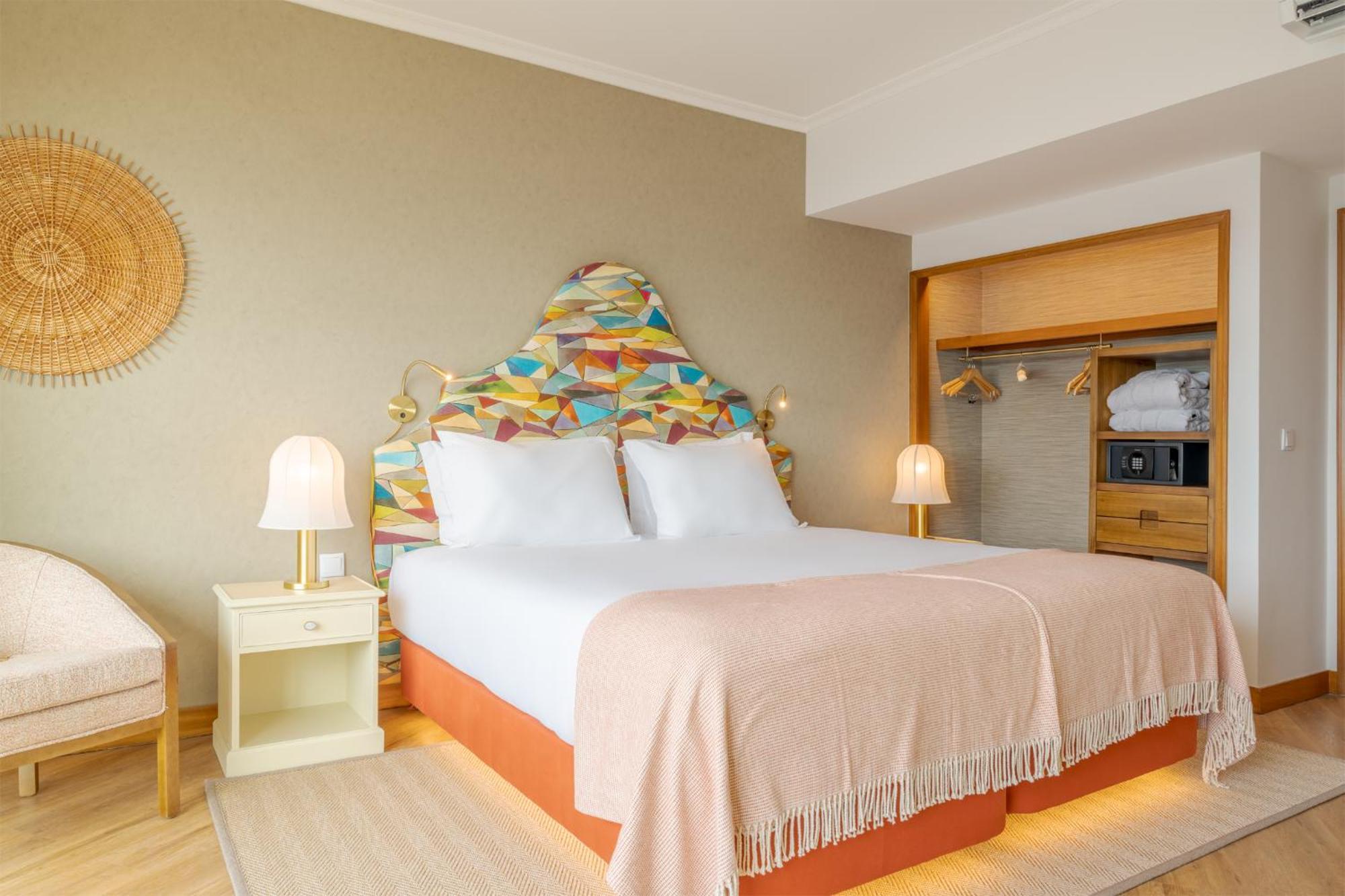 Suite with Sea View,1516393459:JPEG
