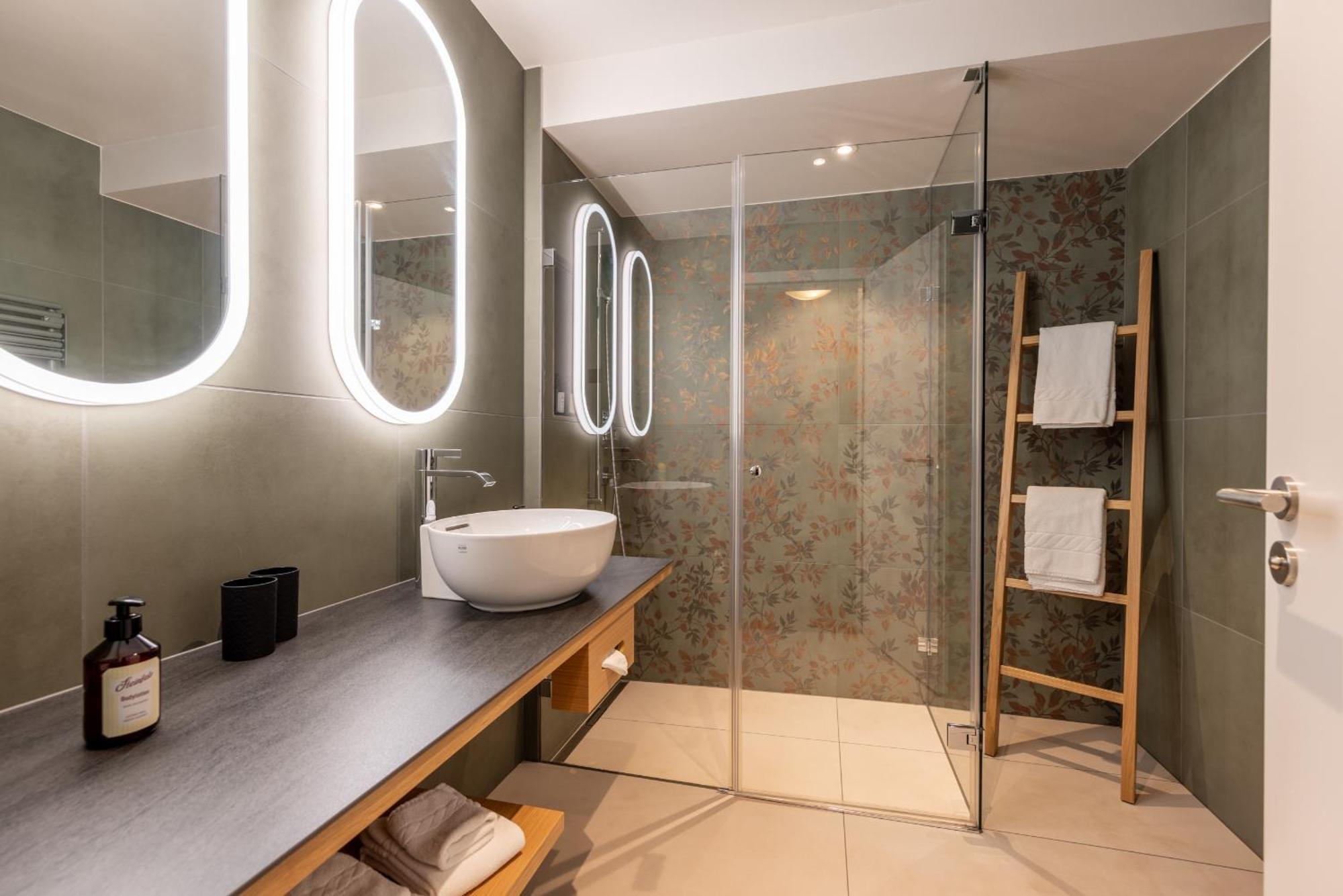 Classic Double or Twin Room Eiger View A or C