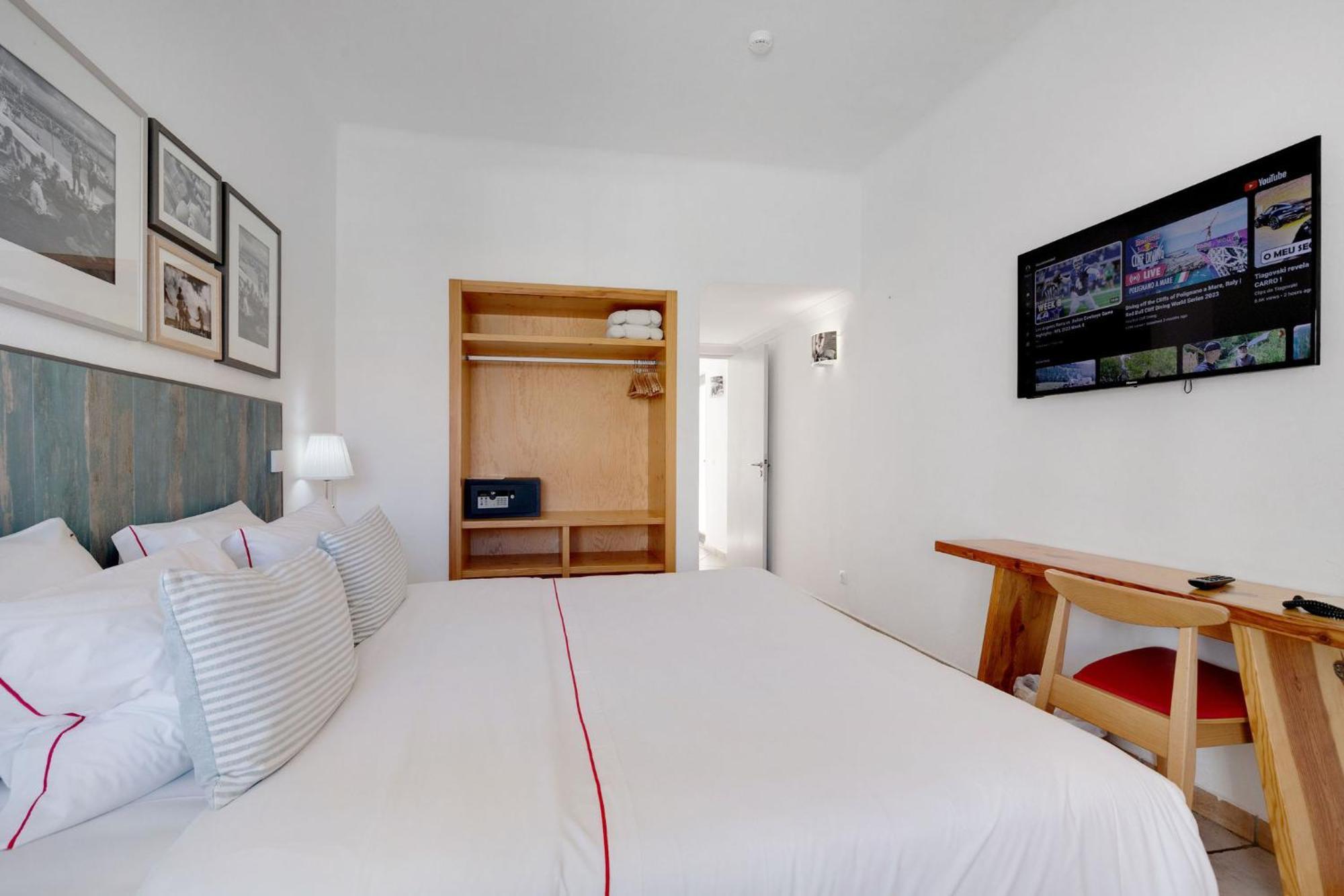Superior Double or Twin Room City View,1516396360:JPEG