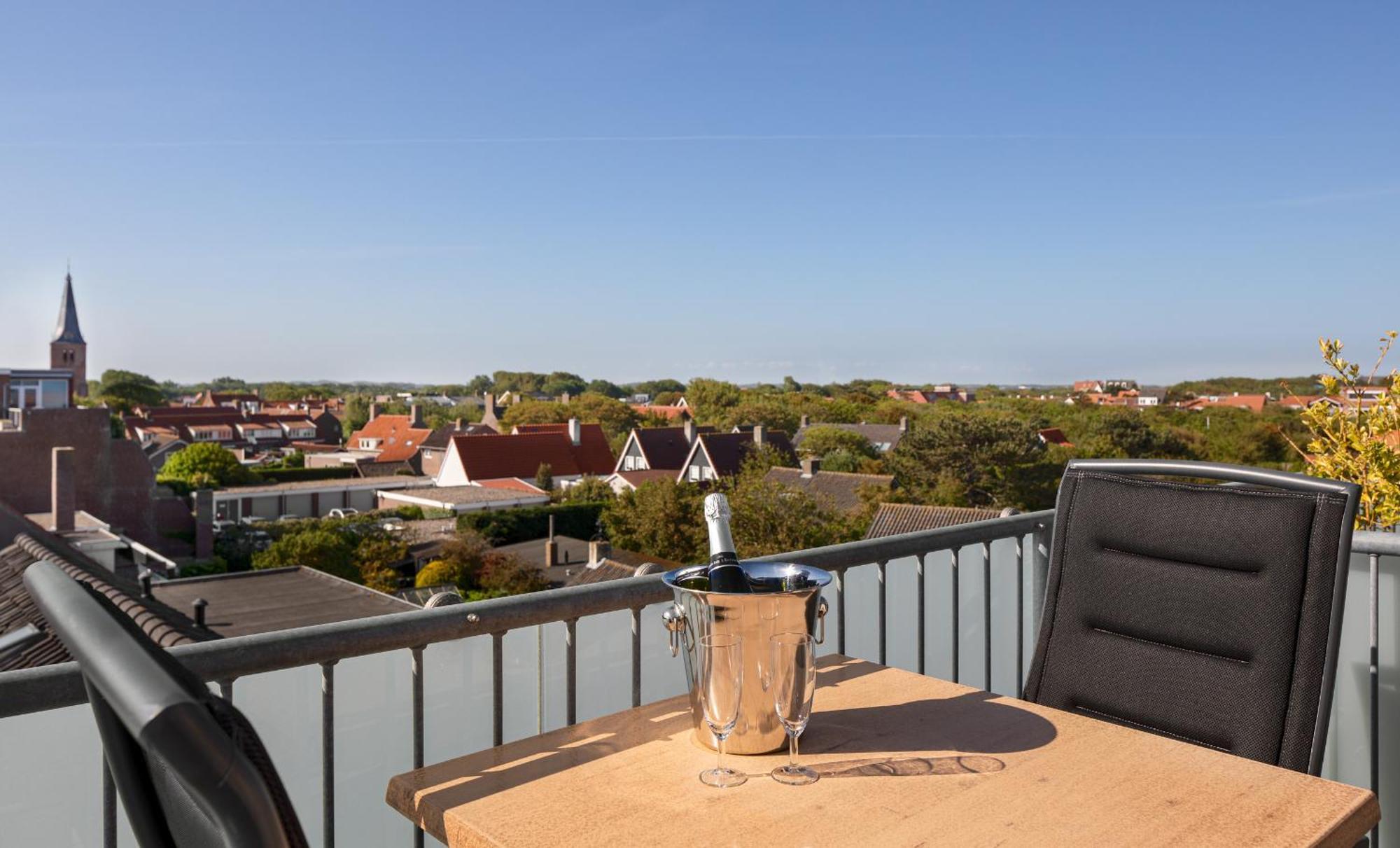 Deluxe Double Room with Balcony and Sea View,1661108144:JPEG