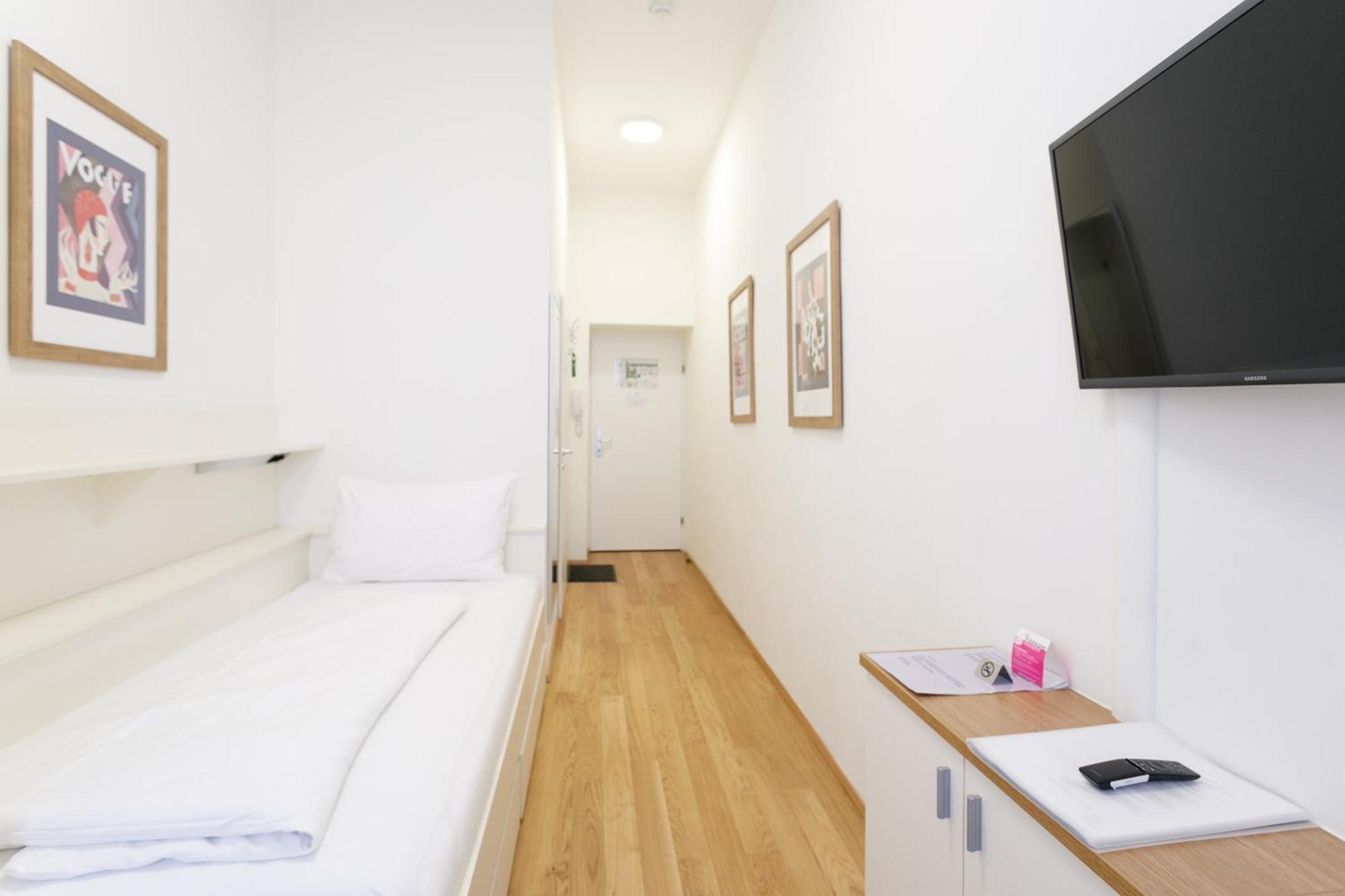 Superior Single Room,1516419613:JPEG