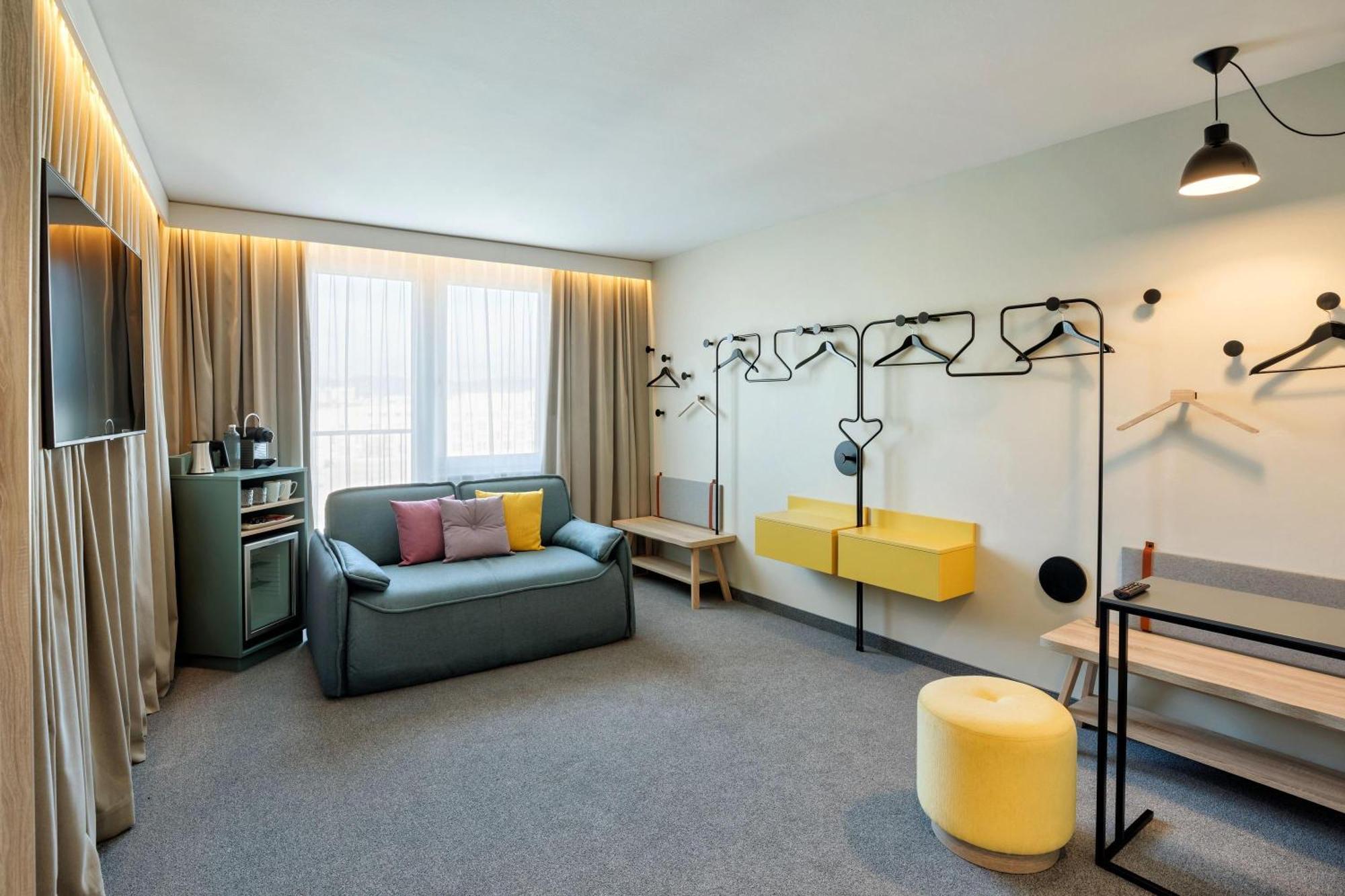 King Room with Sofa,1516432906:JPEG