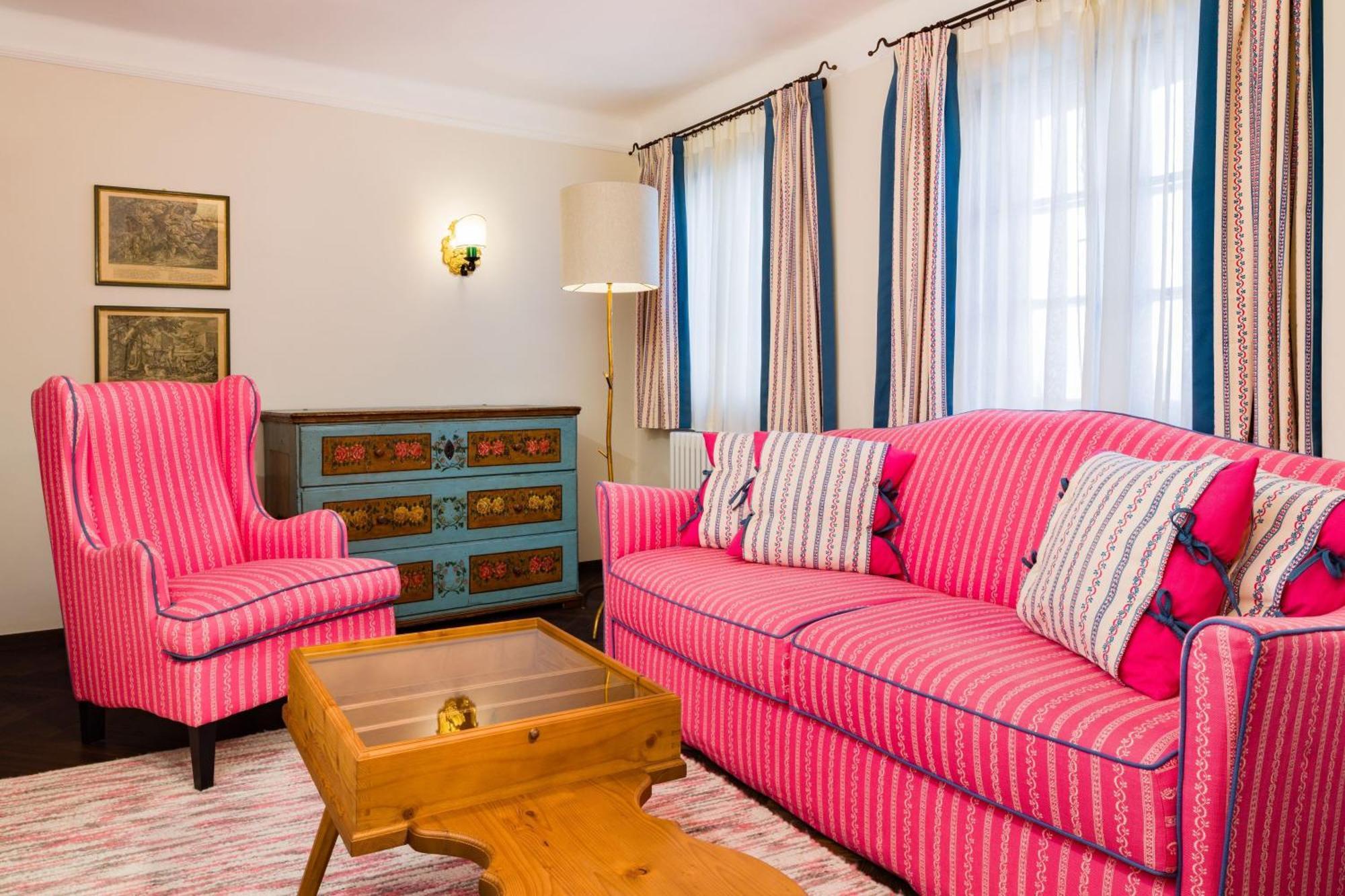 Junior Suite 1 King