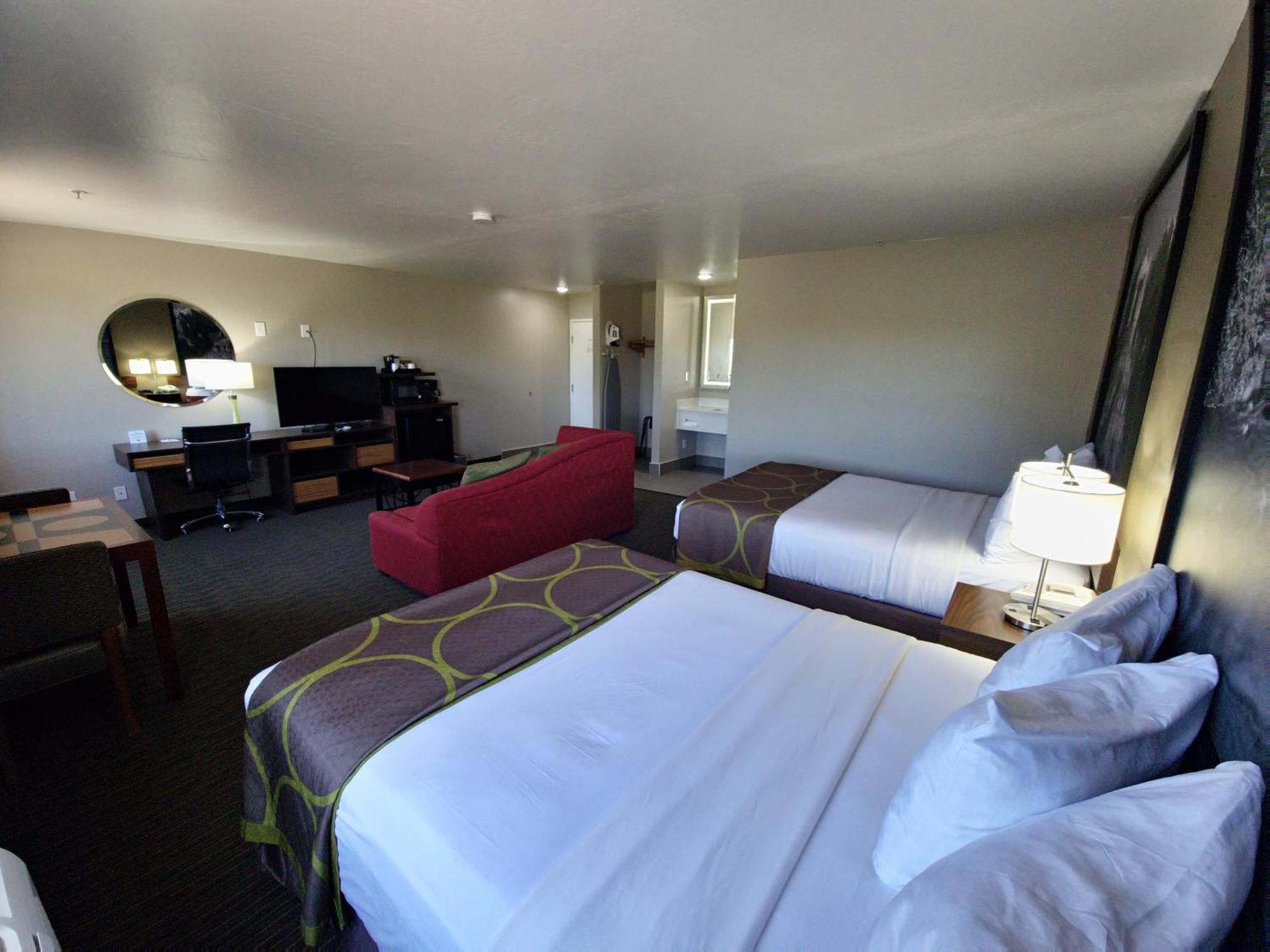Studio Suite Two King Beds Non-Smoking