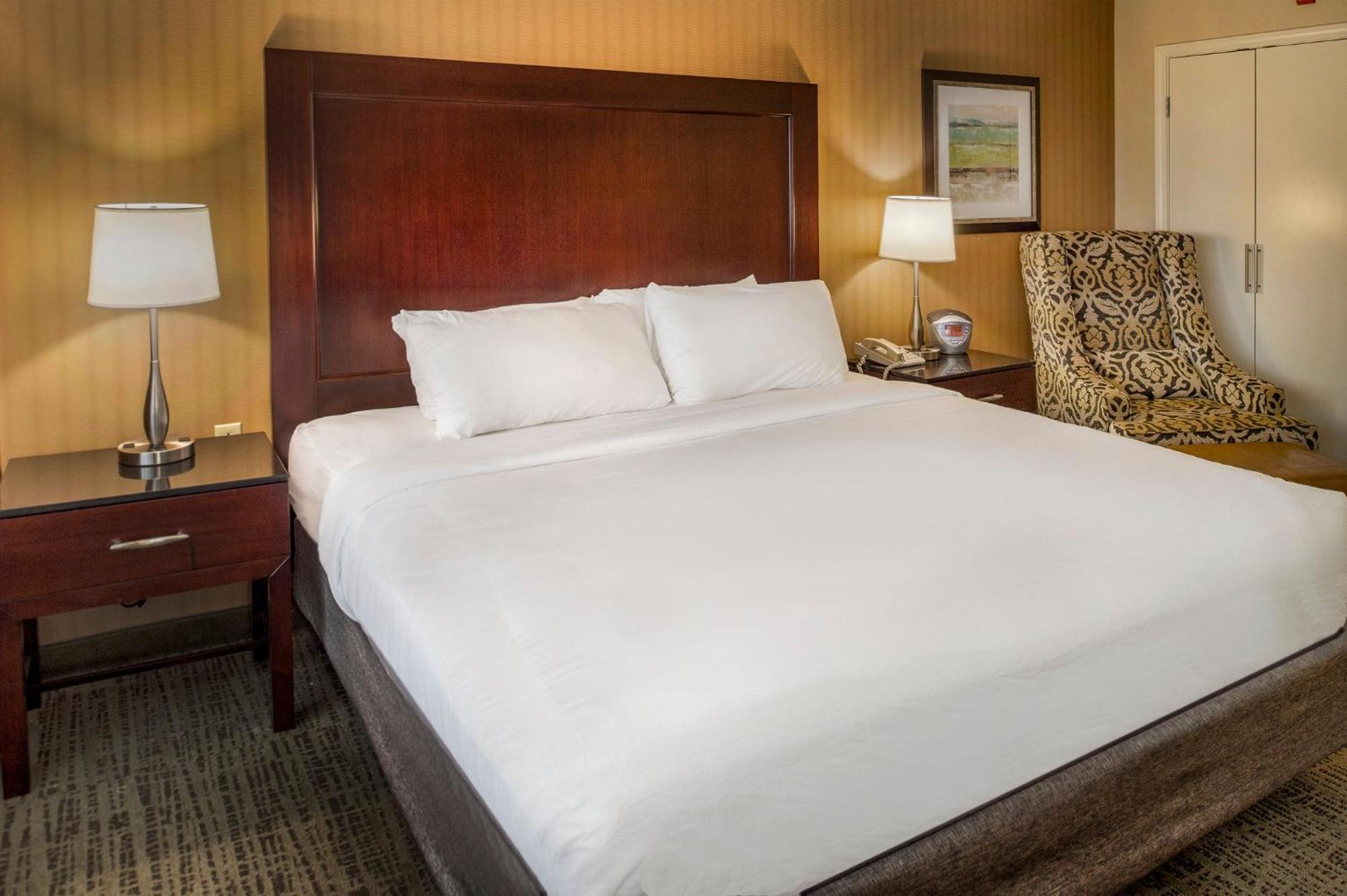 Standard King Room with Mobility Accessible Roll-In Shower