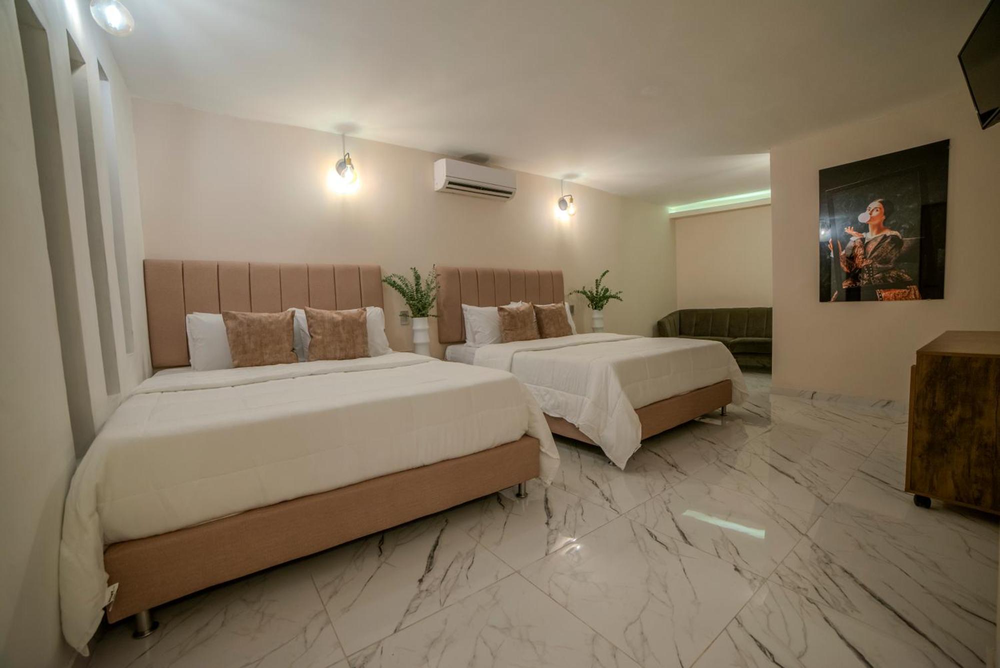 Deluxe Suite
