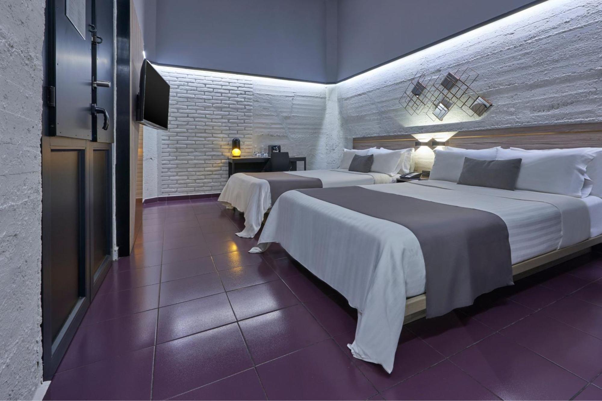 Queen Room with Two Queen Beds,1518269359:JPEG