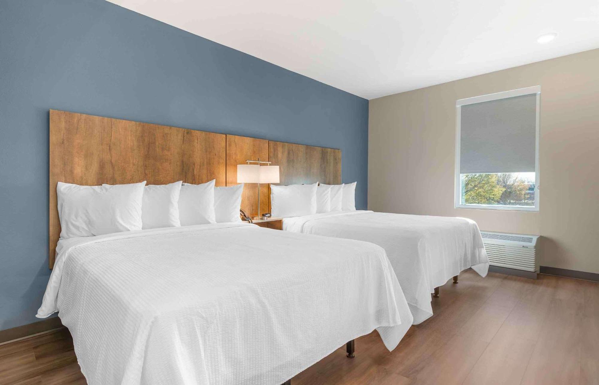 Standard Studio 2 Queen Beds Nonsmkng