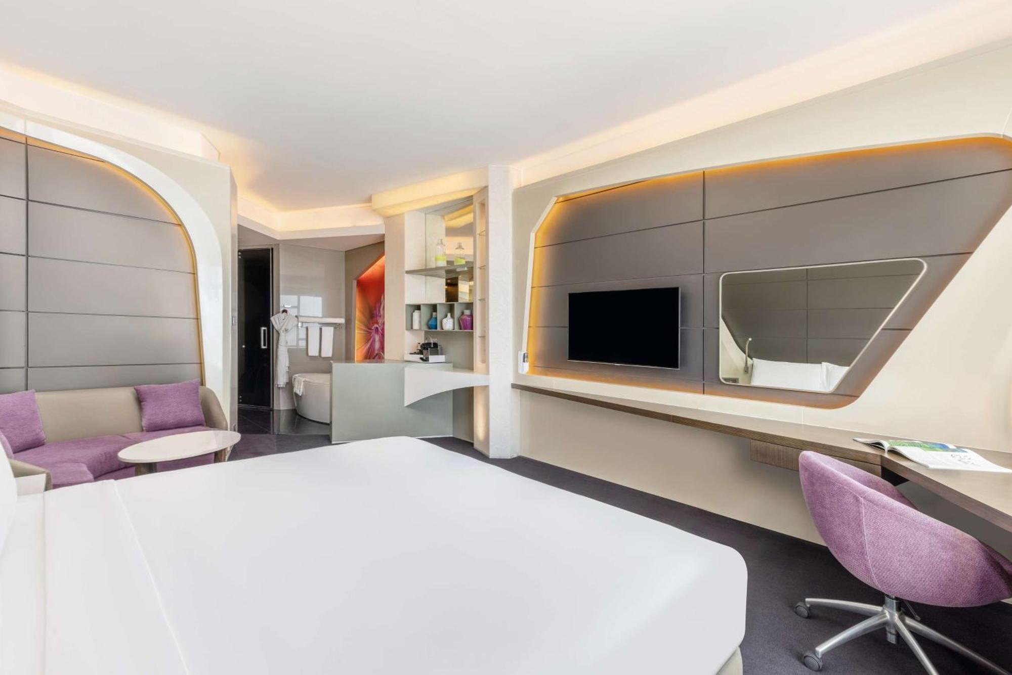 Deluxe King Room,1658789988:JPEG