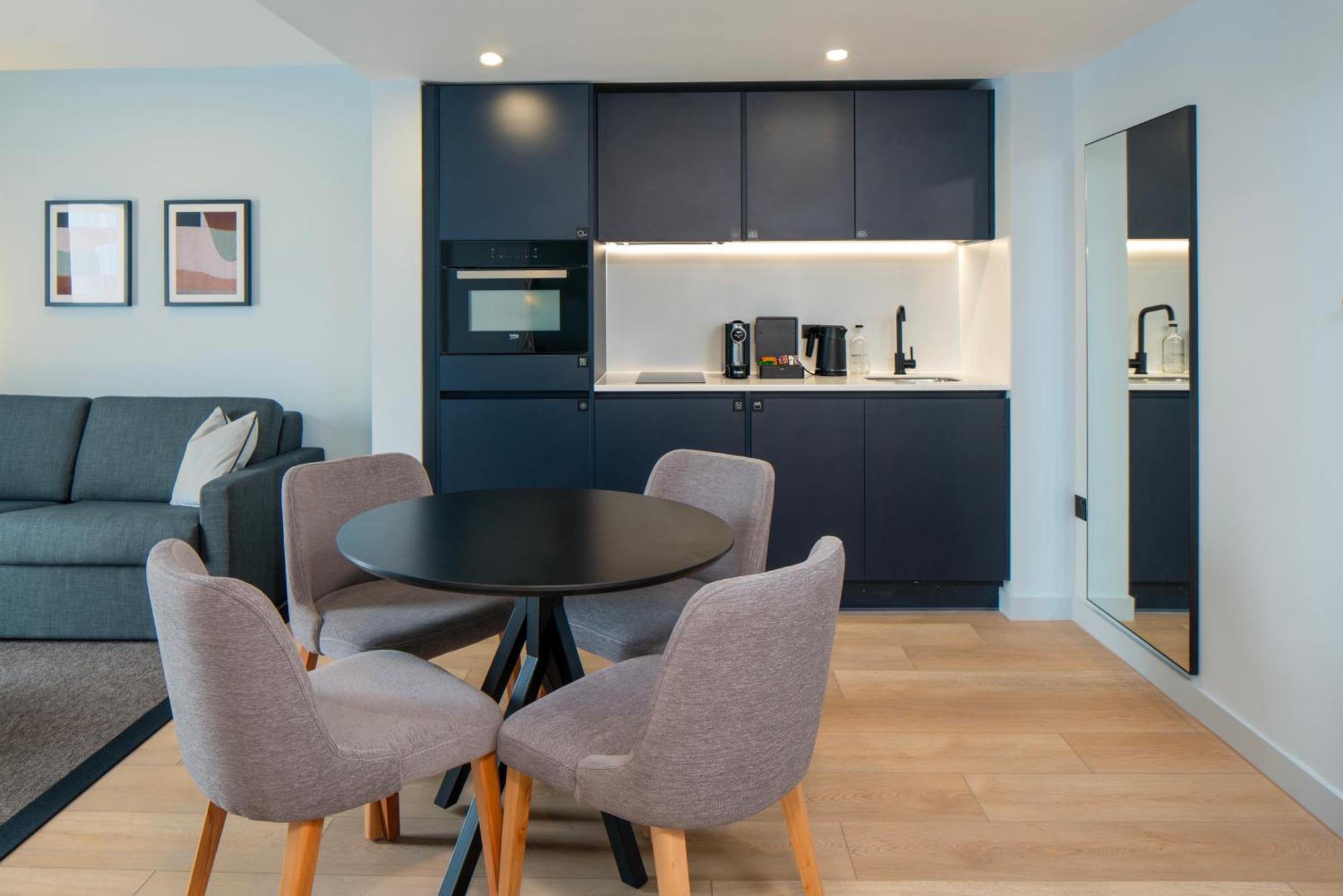 Deluxe 1 Bedroom Apartment