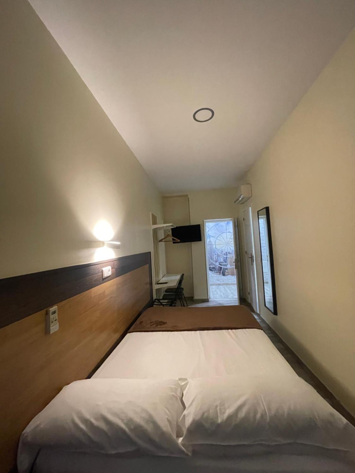 Double Room Private Bathroom