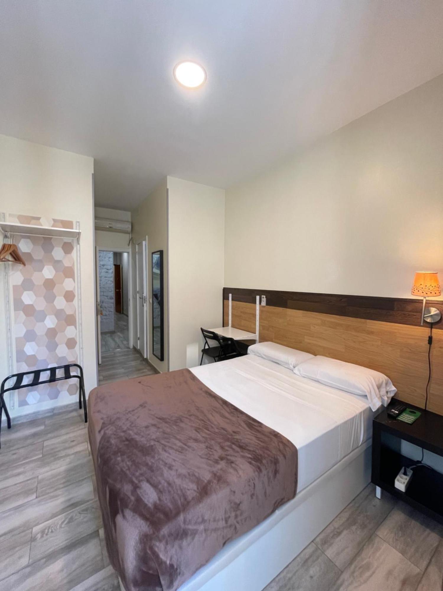 Double Room Private Bathroom