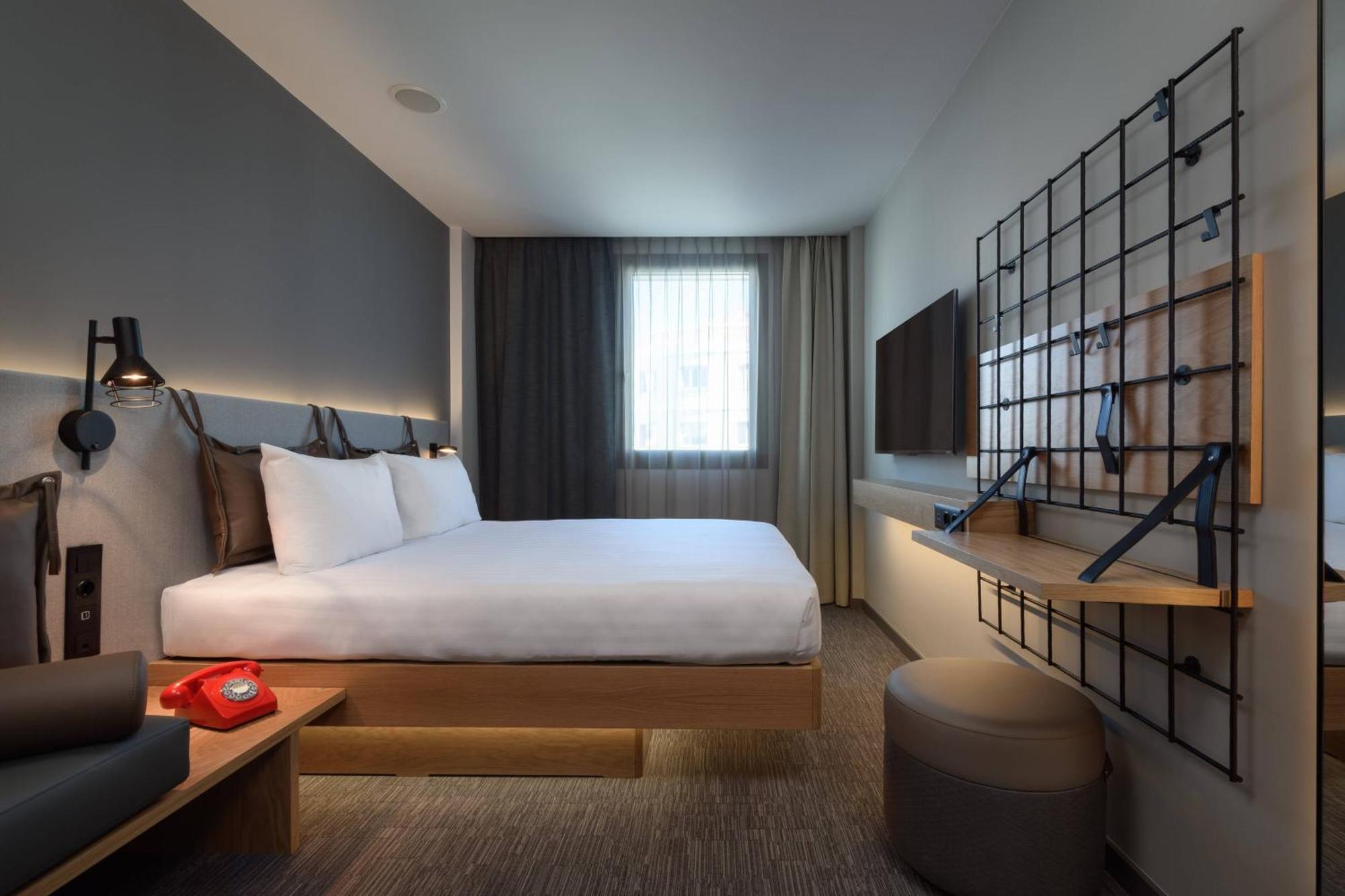 Moxy Sleeper Queen Room,1615423347:JPEG