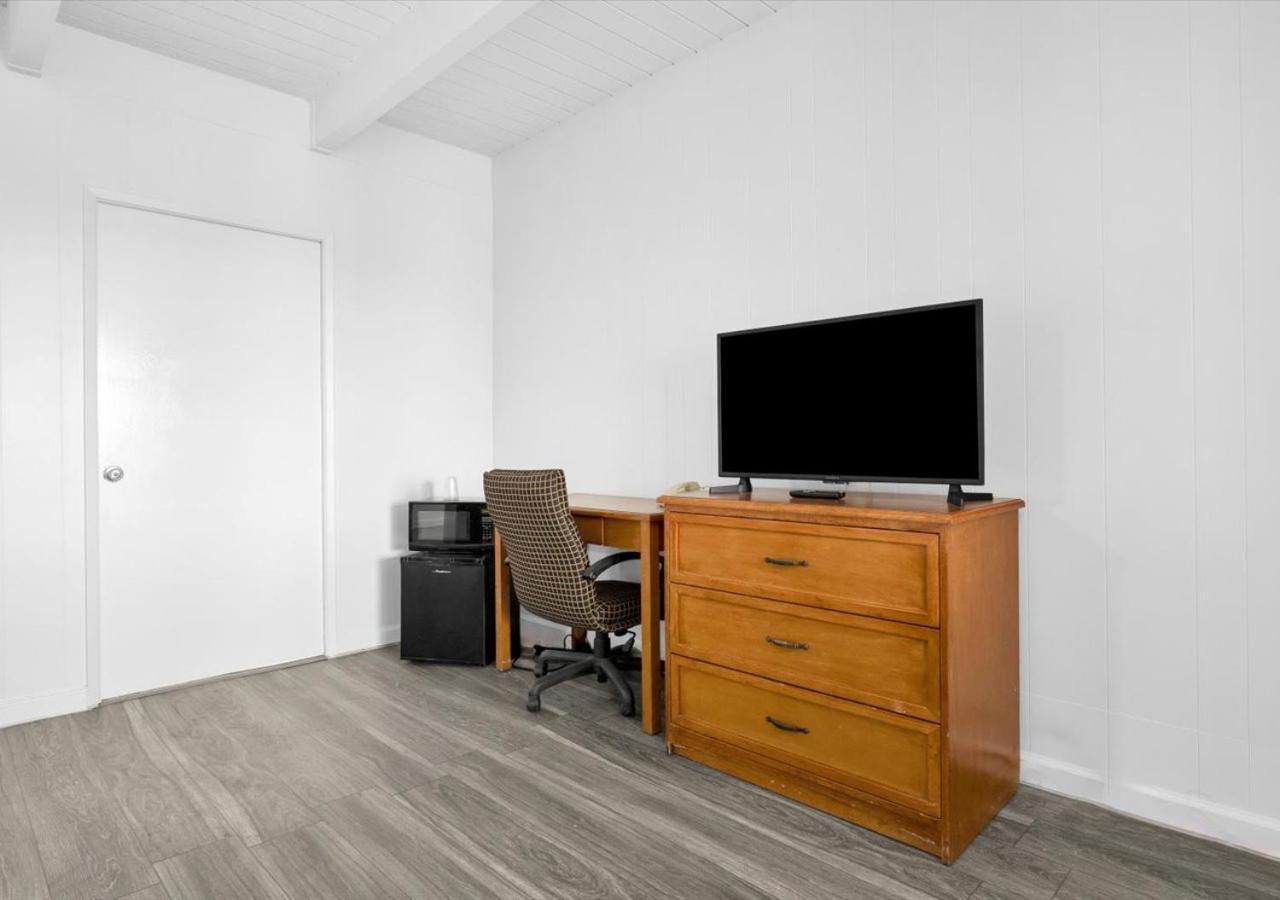 Luxury Triple Room Non-Smoking