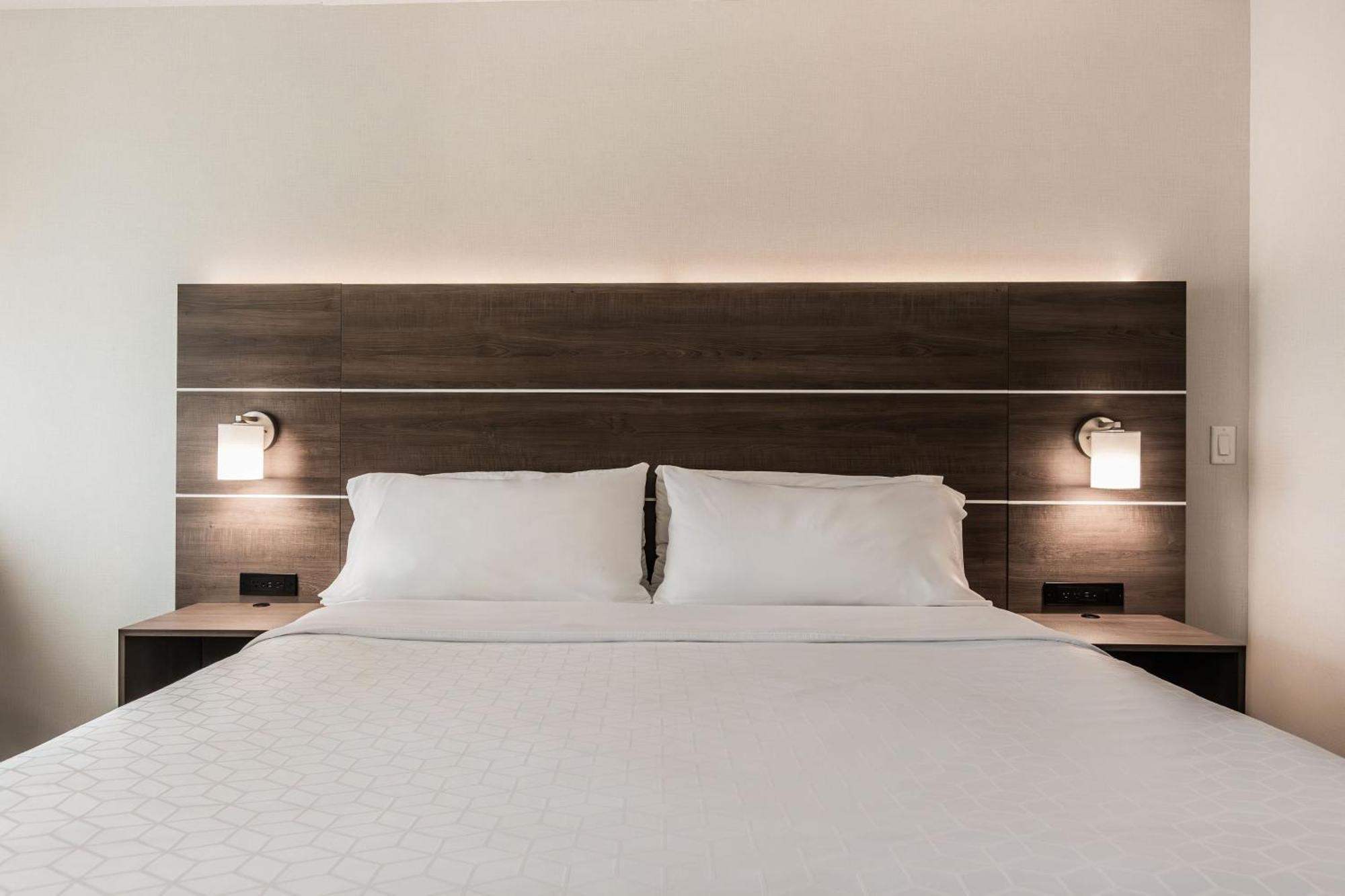 Standard King Room,1531203712:JPEG