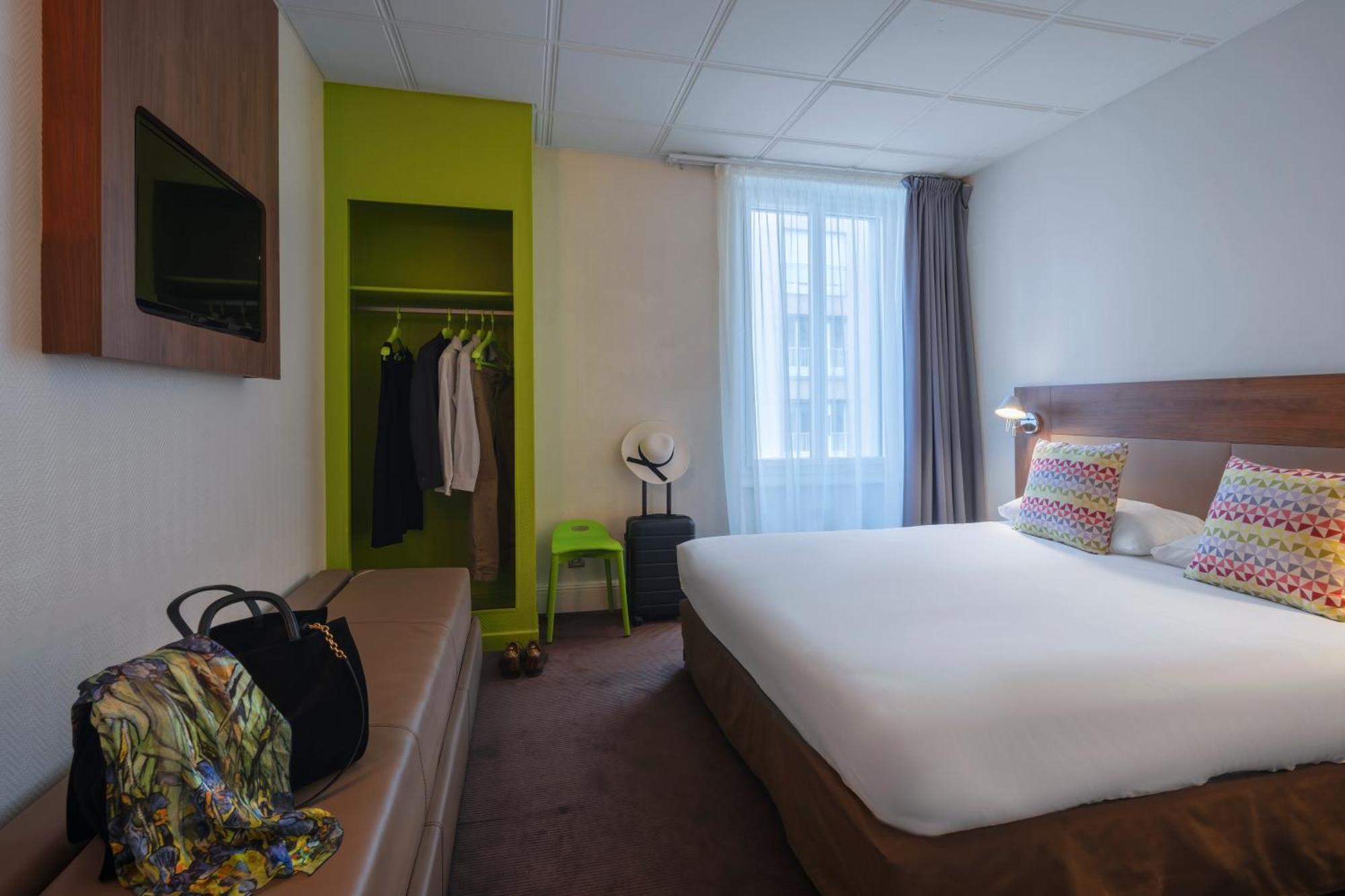Standard Double Room One Single Bed Up to Ten Years