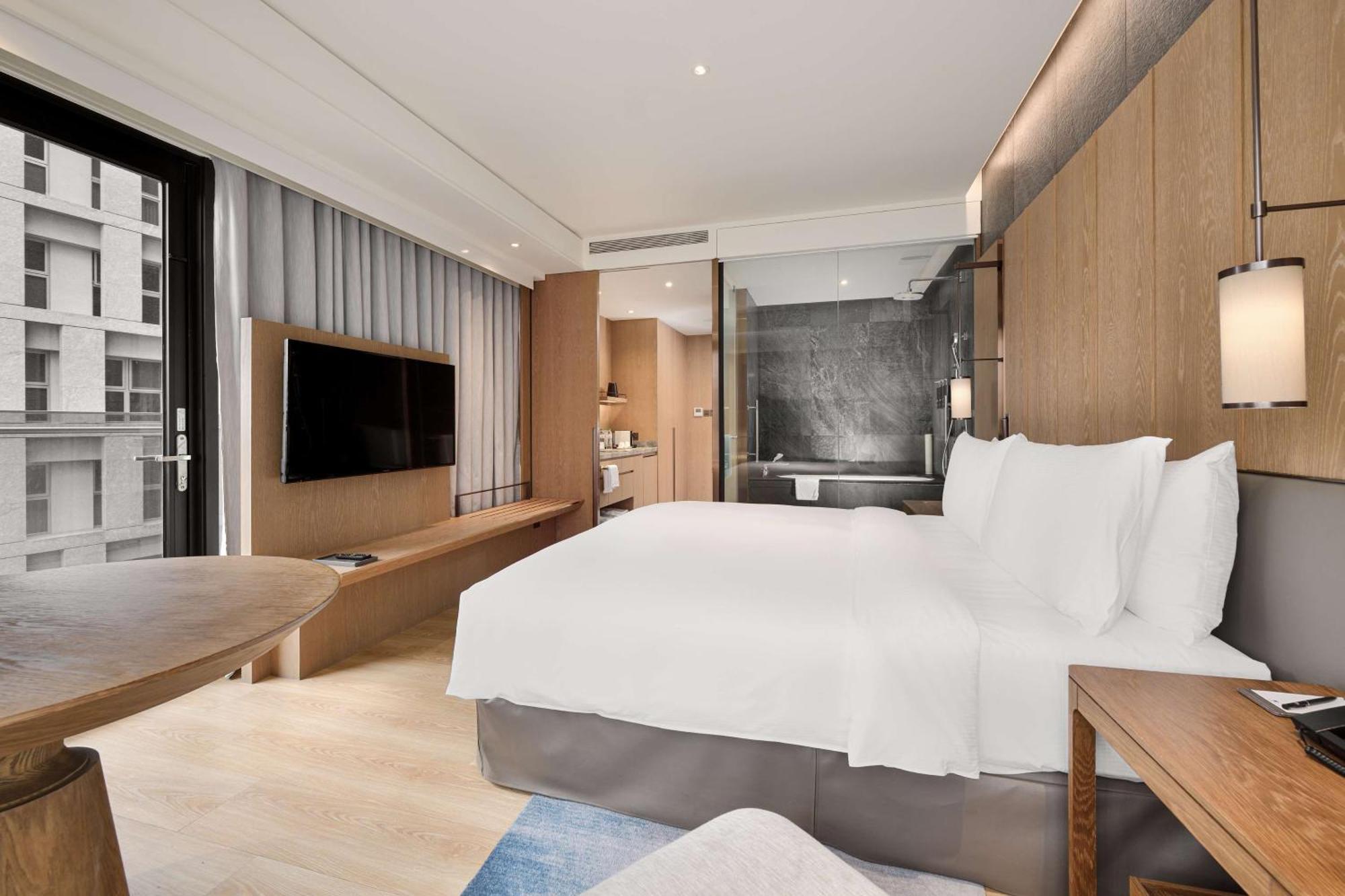 Corner King Room with Balcony