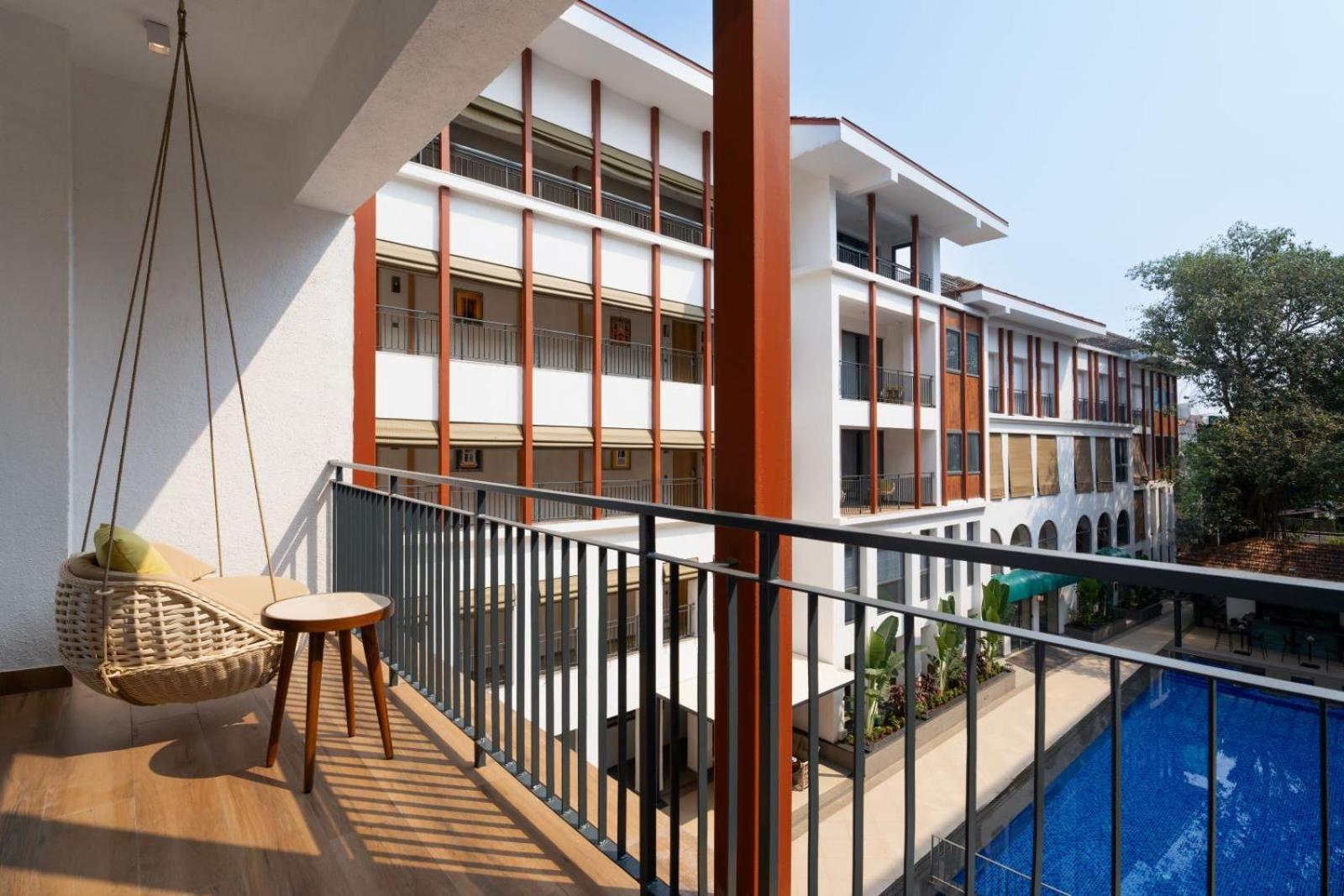 Junior Suite King Bed - Comp Minibar once per stay - 15% Disc on F&B, 15% Disc on Couple SPA 60 MIN - Happy Hours @Deck 88 (1:00pm to 6:00pm)