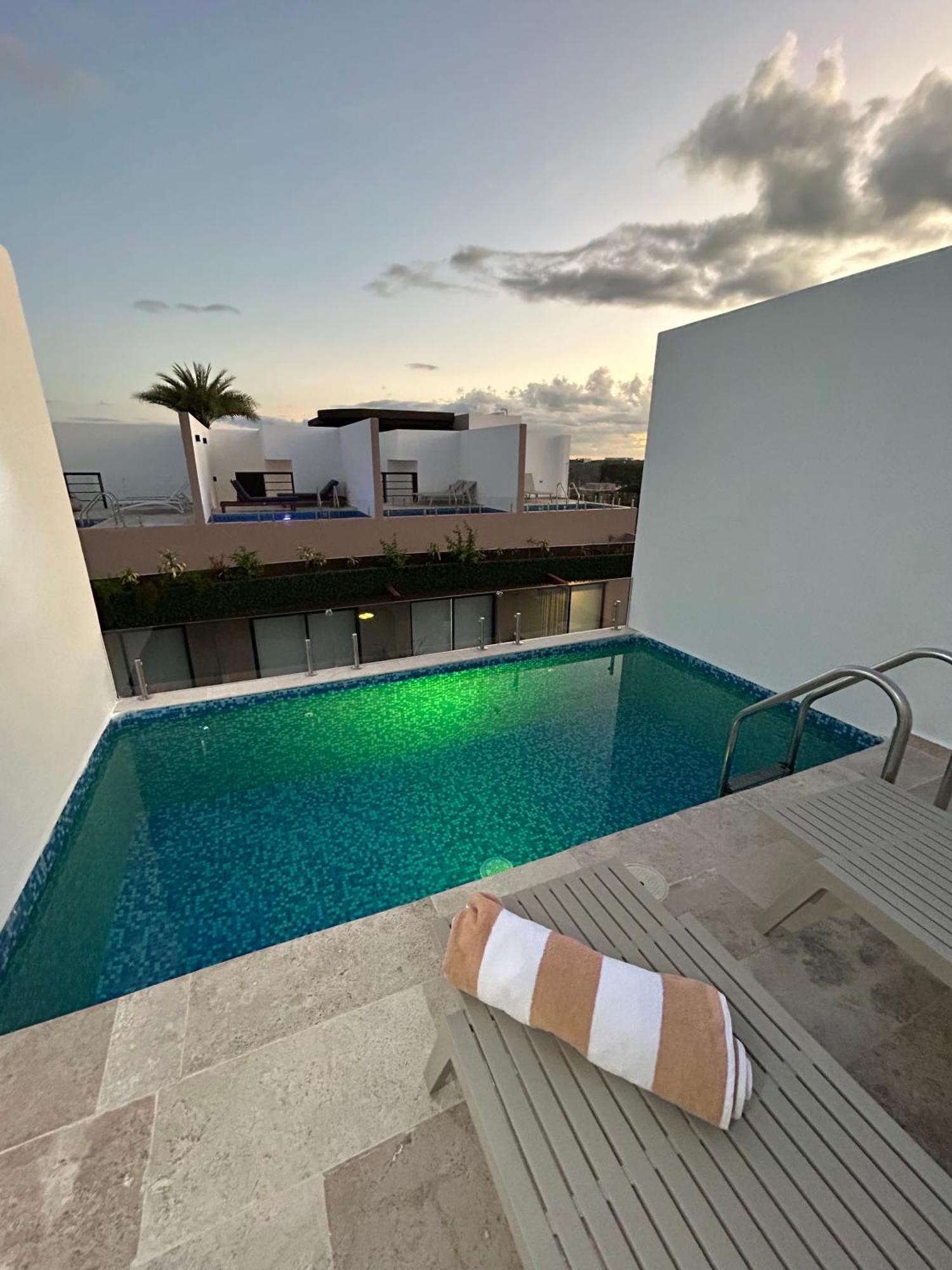Double Room Pool View