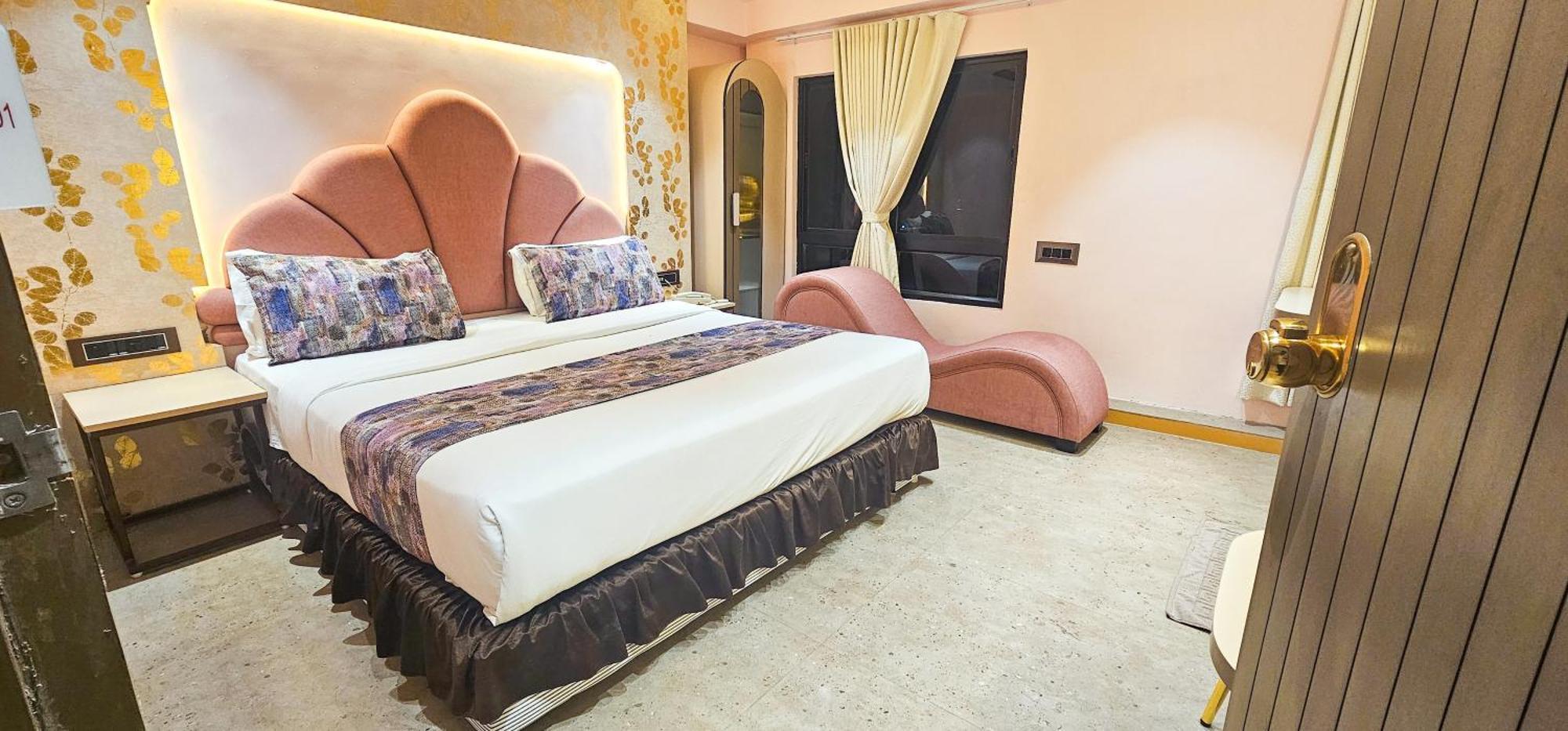 King Suite with Spa Bath