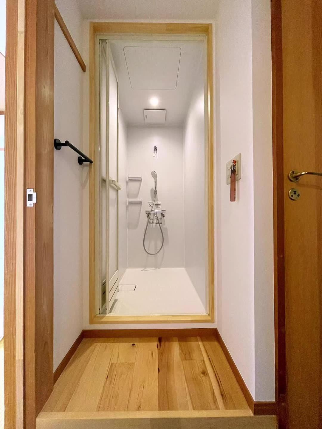 Twin Room with Private Bathroom