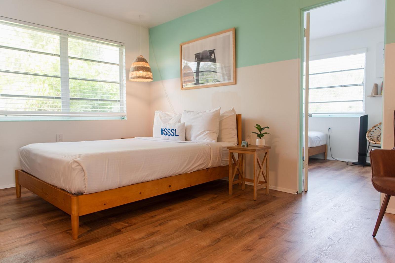 One-Bedroom Corner Suite,1522396414:JPEG