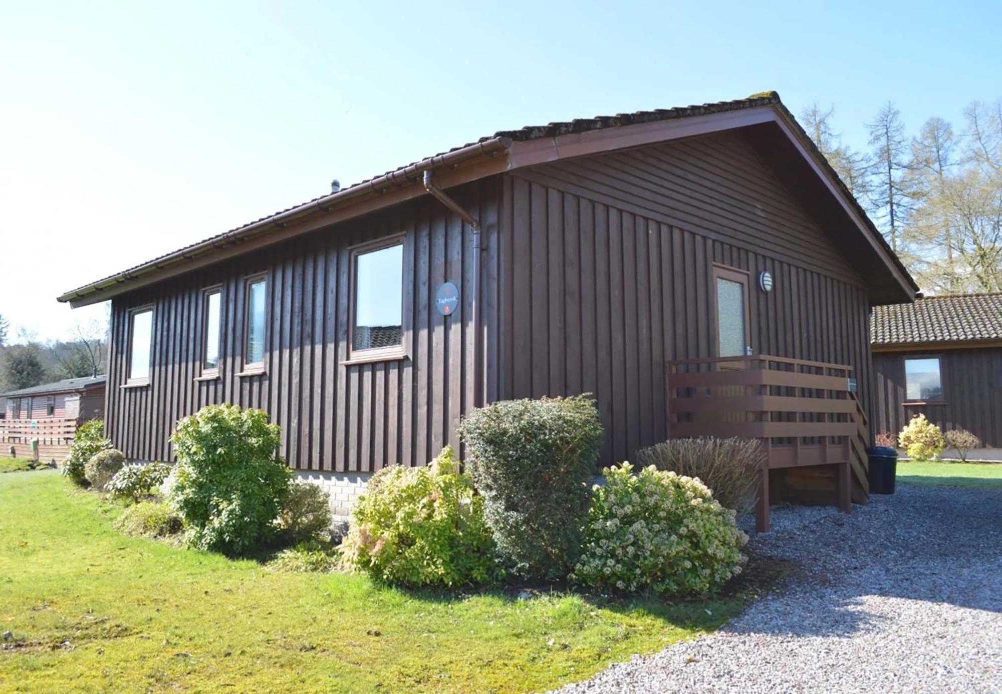 Pet Friendly Classic Hot Tub Lodge 3 Bedroom