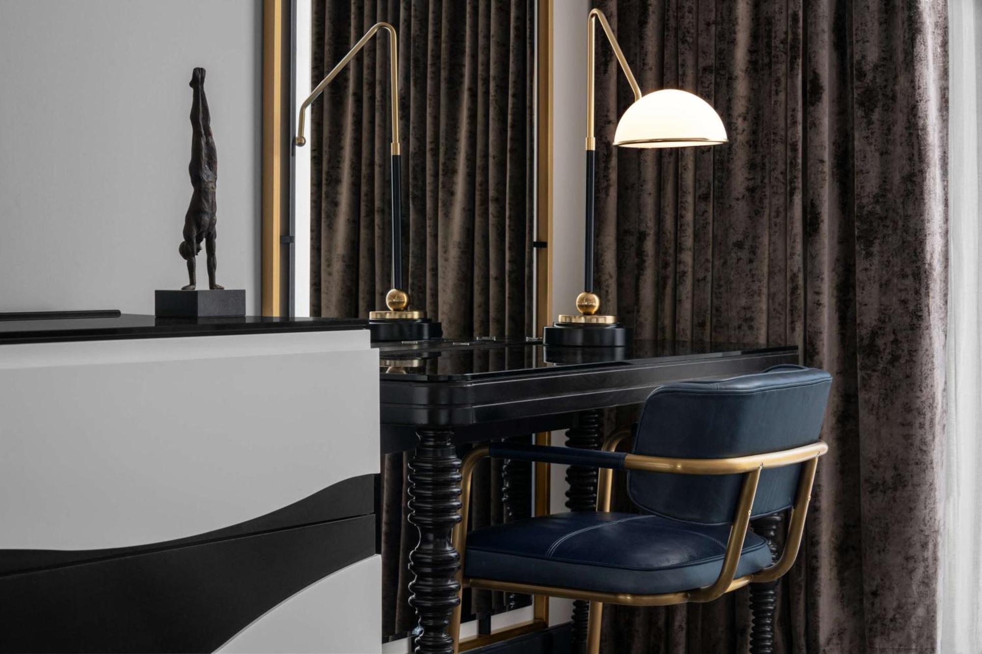 Kamer met 2 Queensize Bedden - Horende Toegang