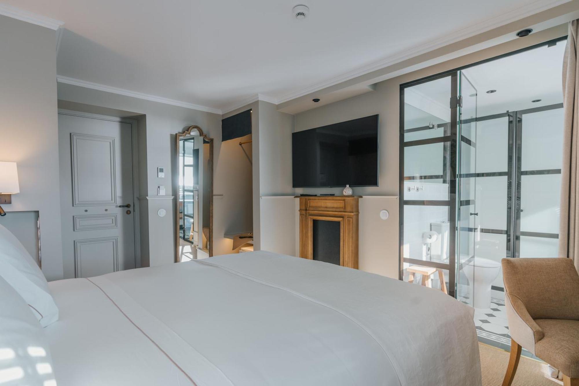 Superior Deluxe Double or Twin Room with River View,1523808649:JPEG