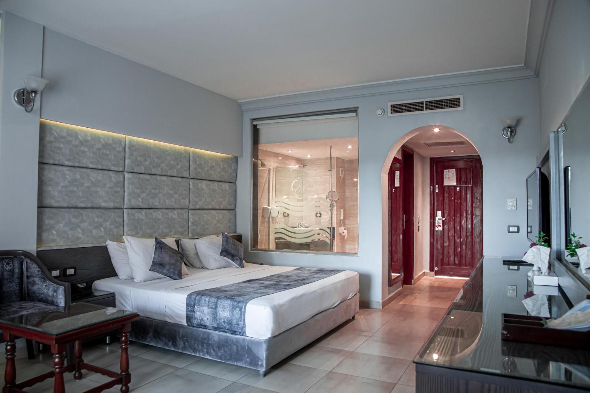 Deluxe Double or Twin Room with Pool View,1587513012:JPEG