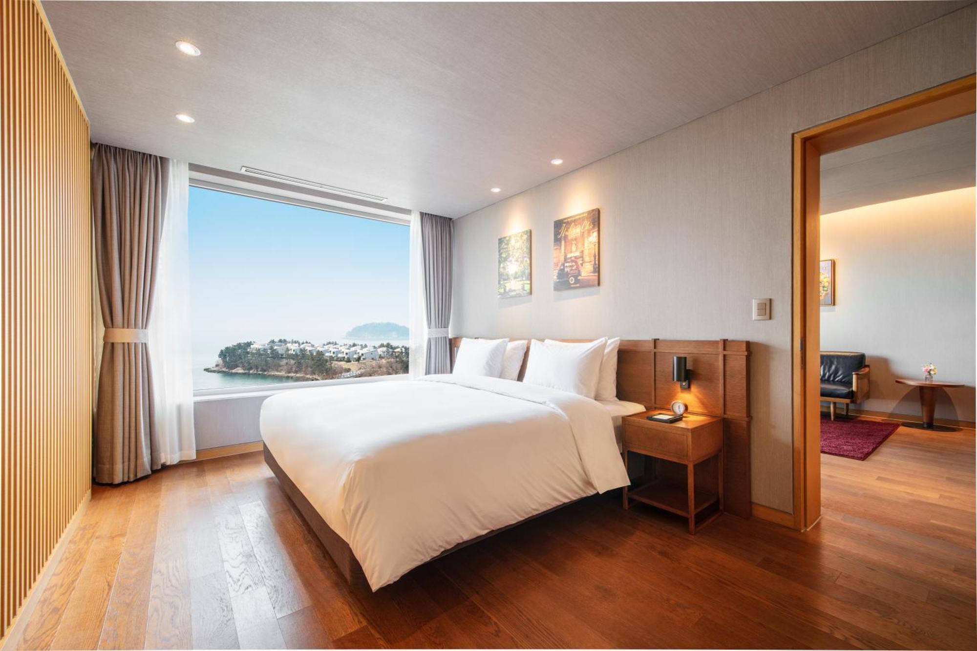 Penthouse B (King + Twin)