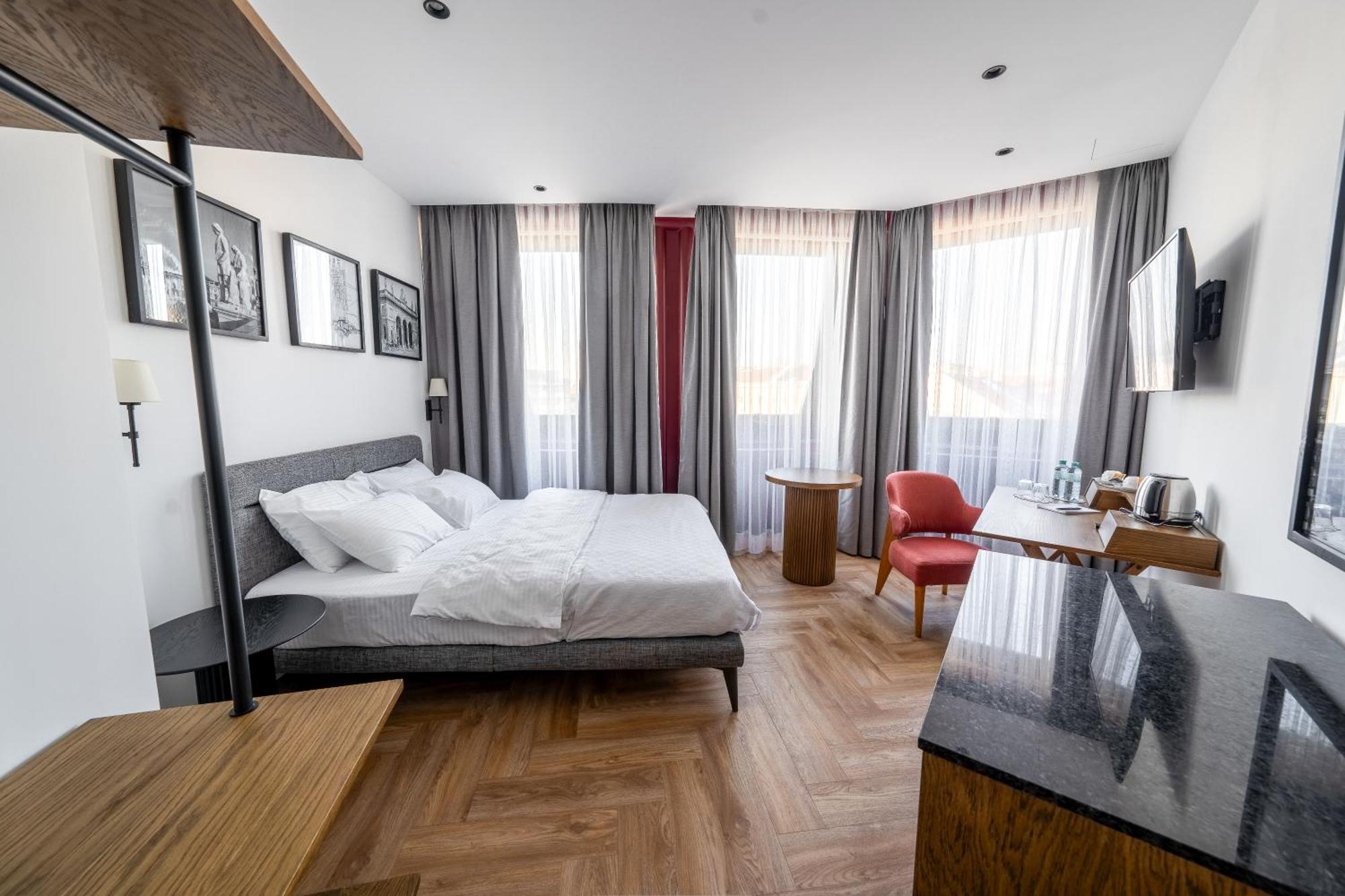 Superior Double Room,1581708711:JPEG
