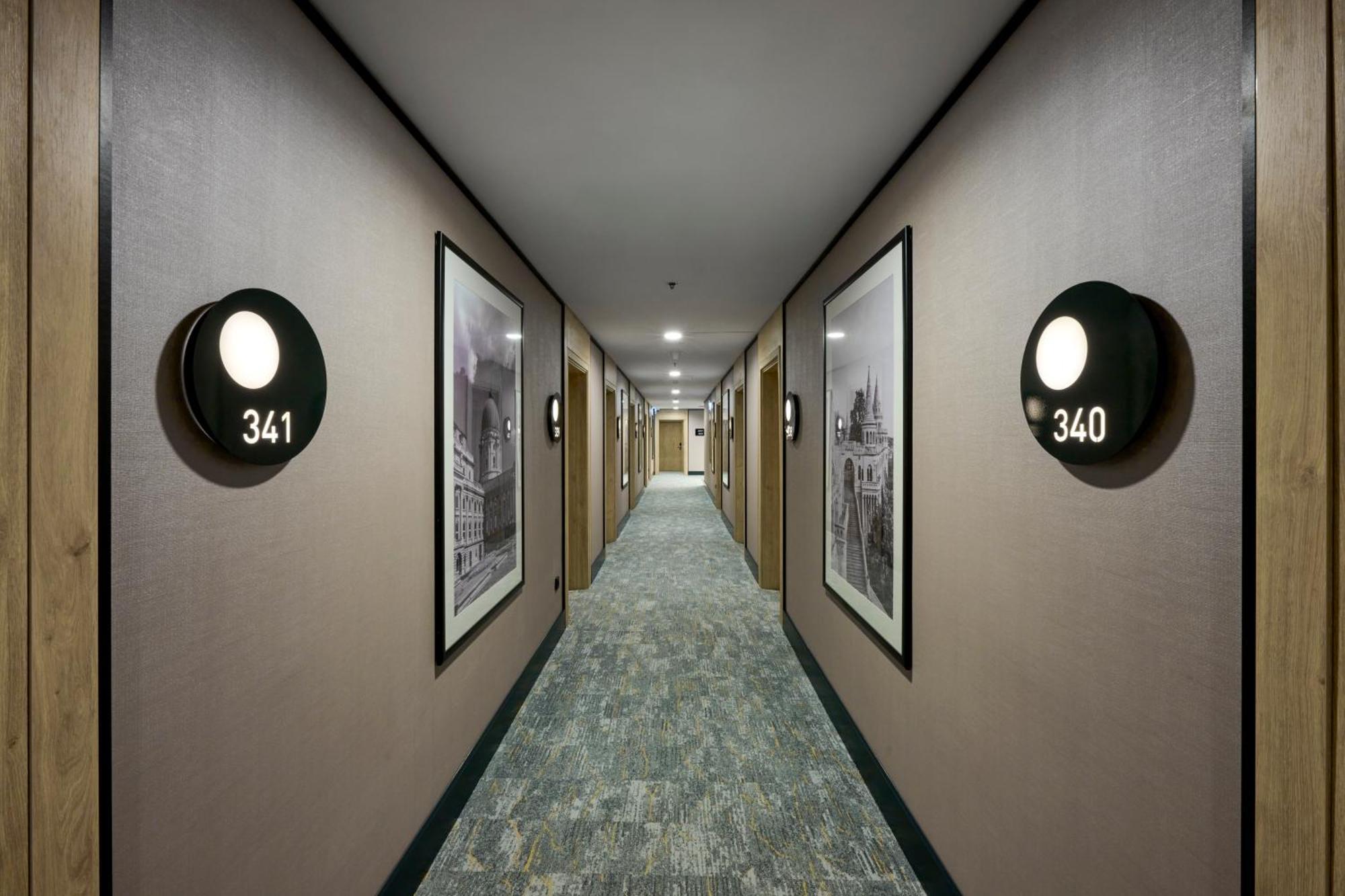 Standard Room,1540755616:JPEG