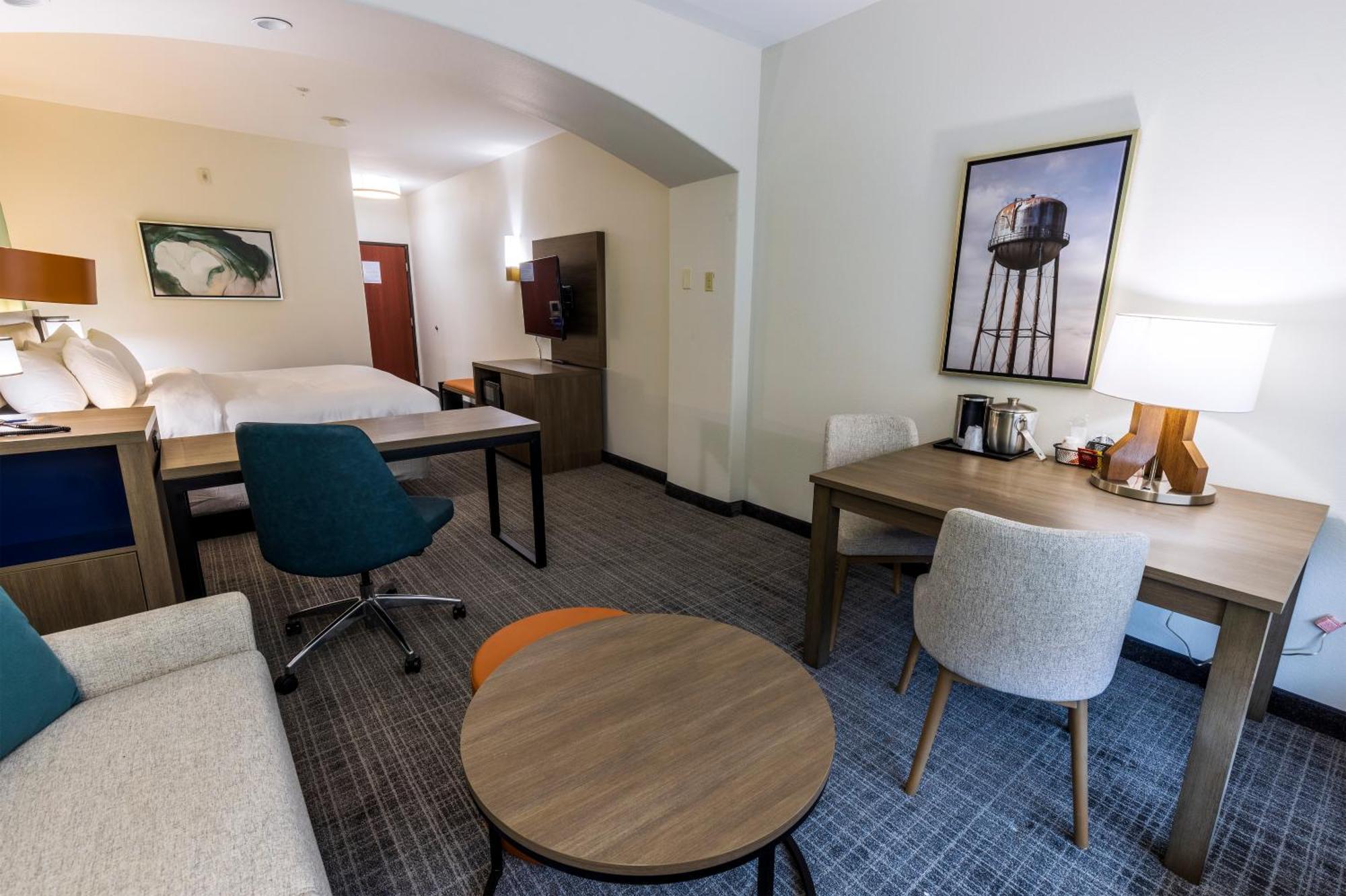 King Suite with Sofa bed - Non Smoking/Interior Hall