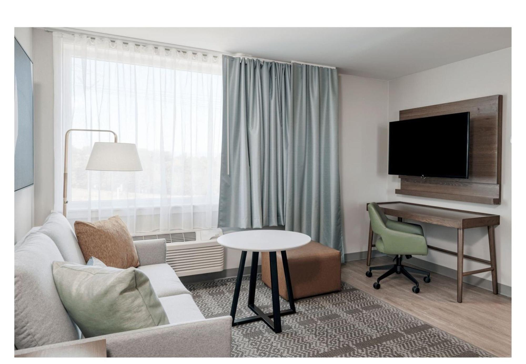 One-Bedroom Suite