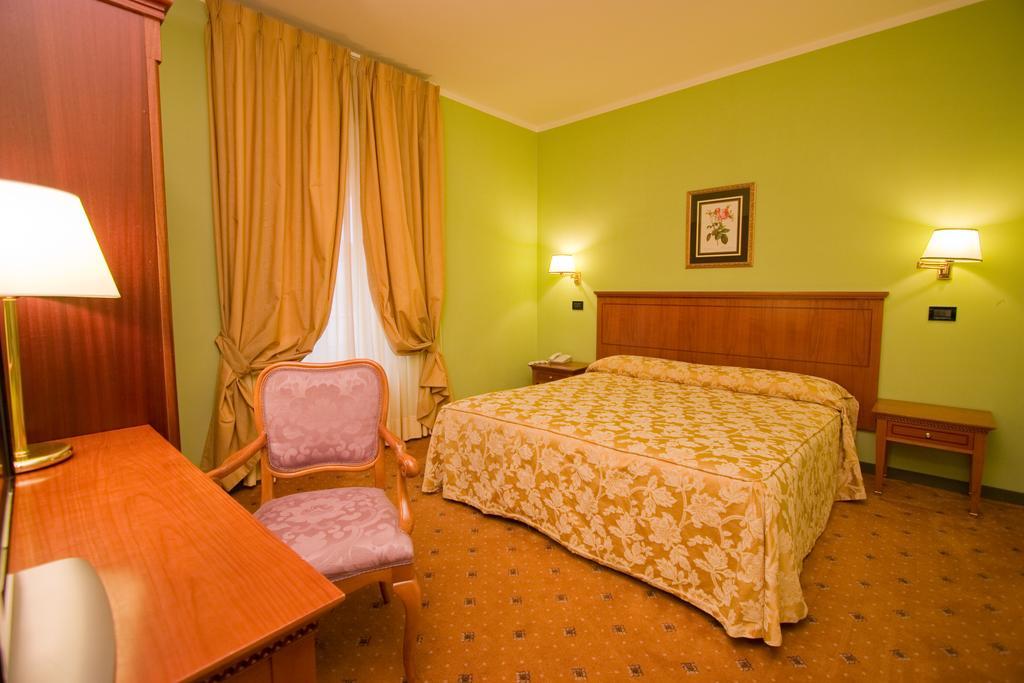 Quarto Duplo