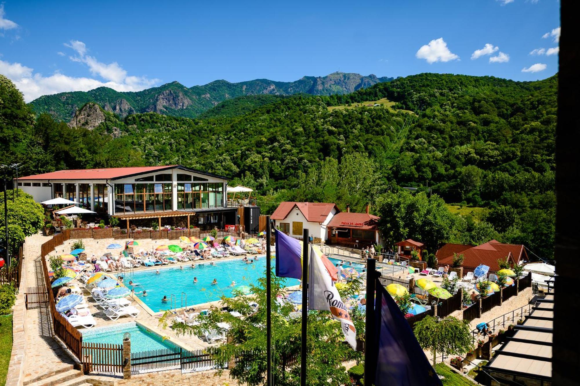 Deluxe Double or Twin Room with Pool View