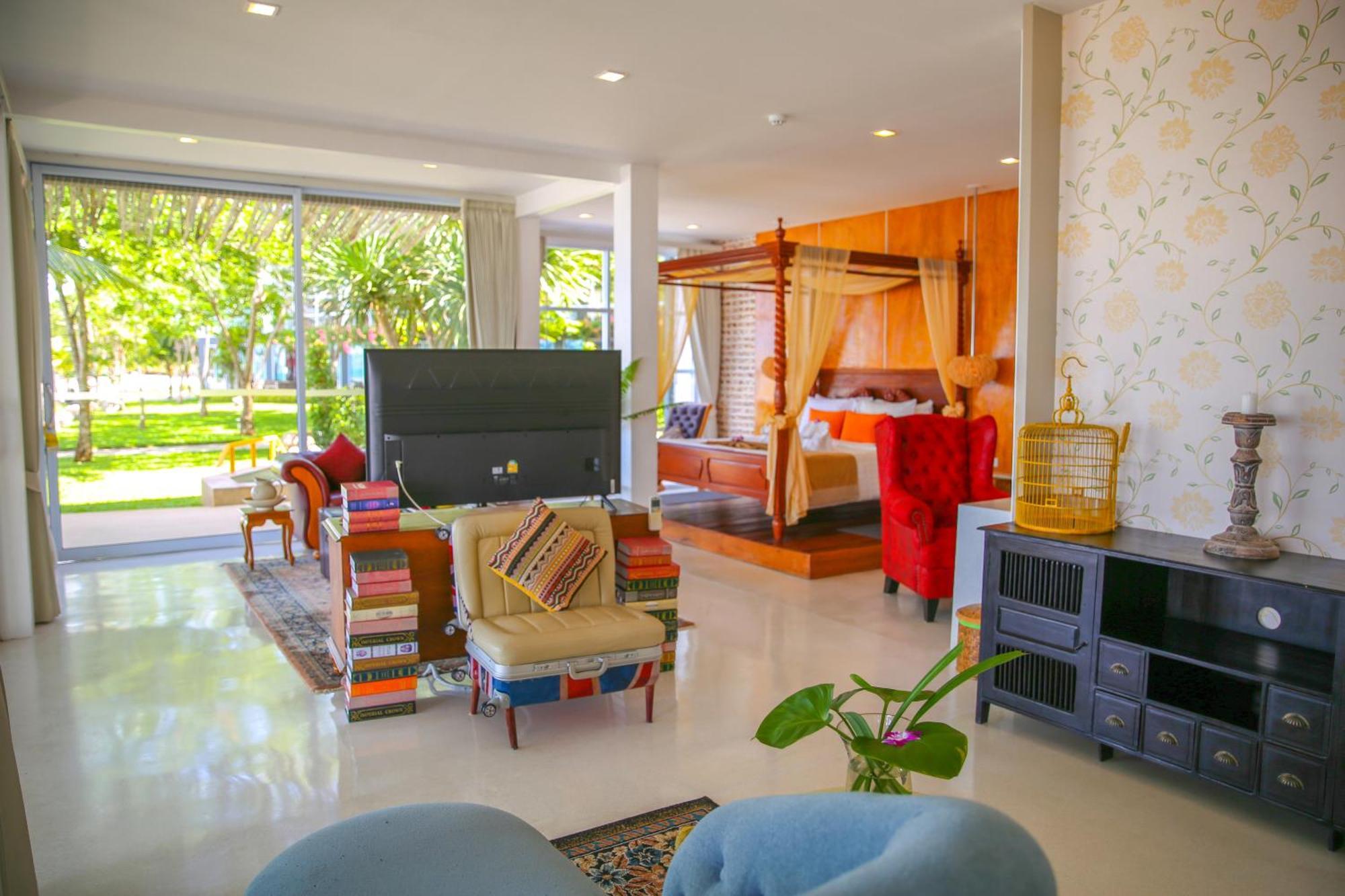 Luxury Beachfront Suite