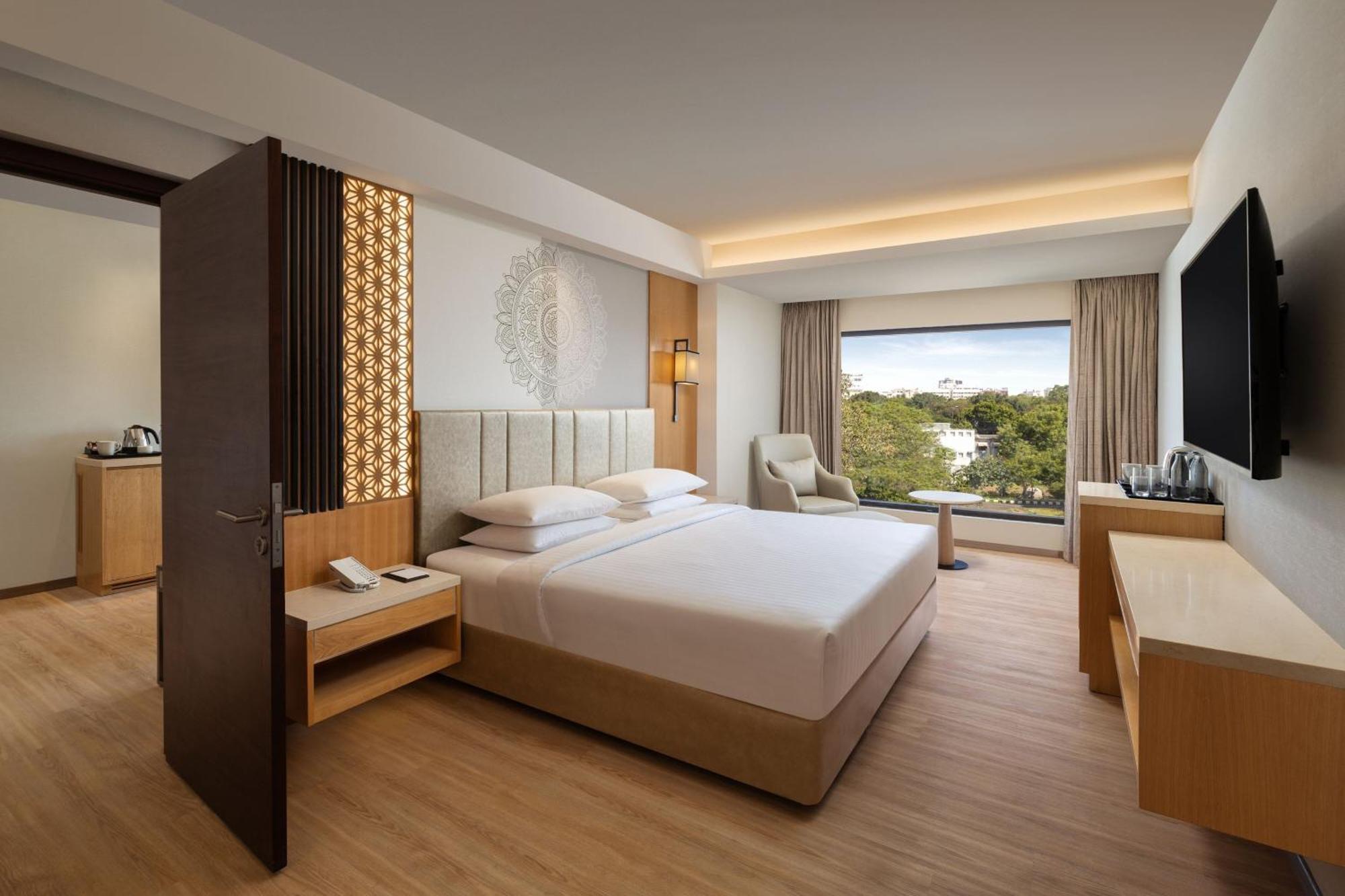 Junior King Suite