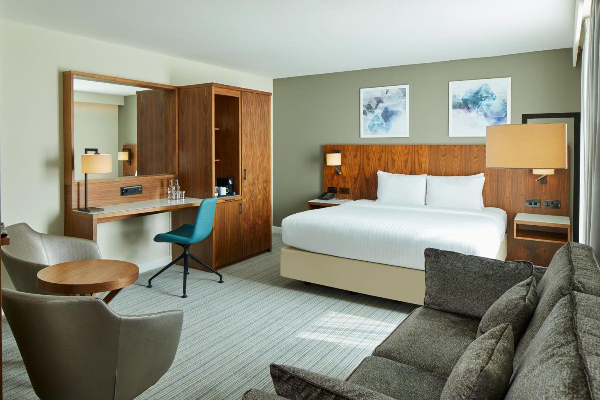Premium King Guest room 1 King,1525434688:JPEG