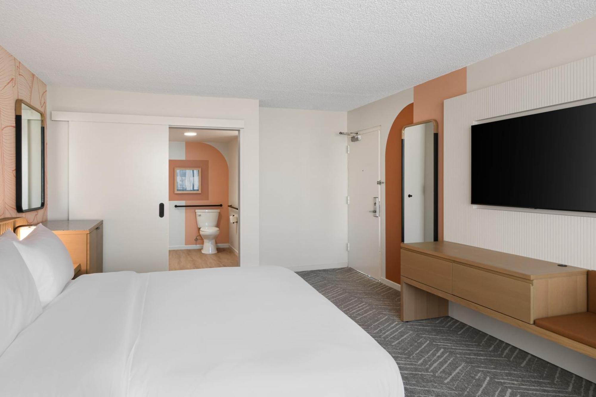 One-Bedroom King Suite with Ocean View