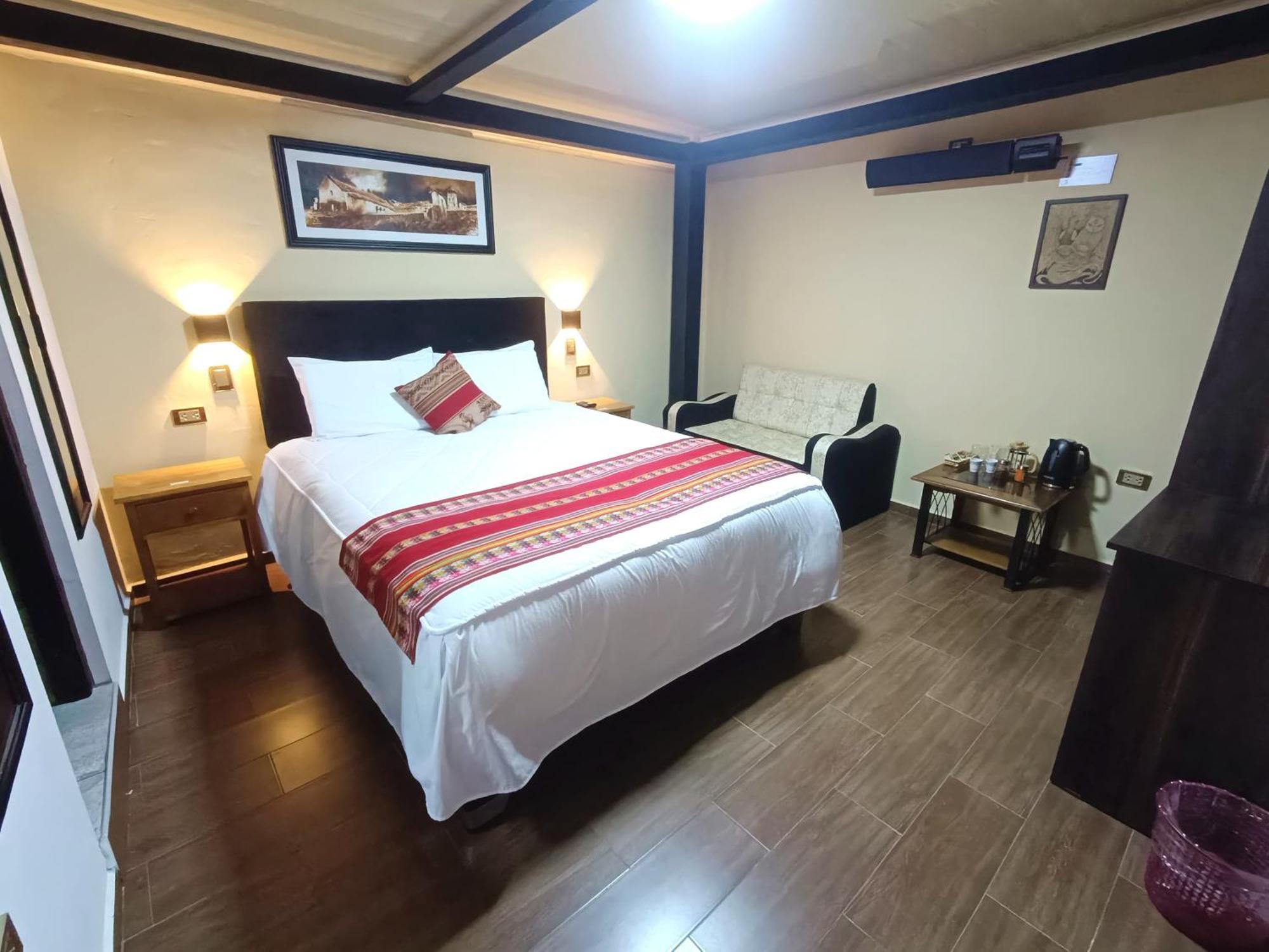 Deluxe Queen Room,1525884745:JPEG