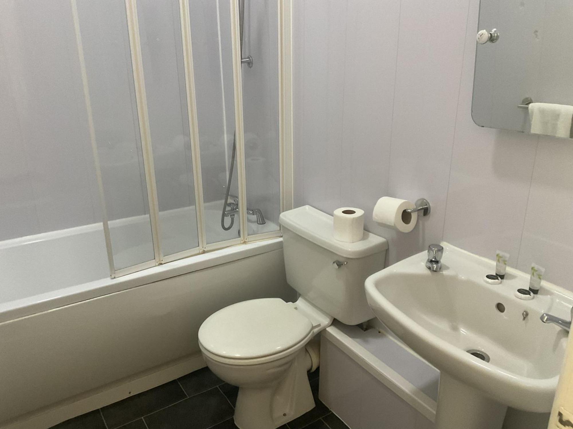 Double Room,1526100229:JPEG
