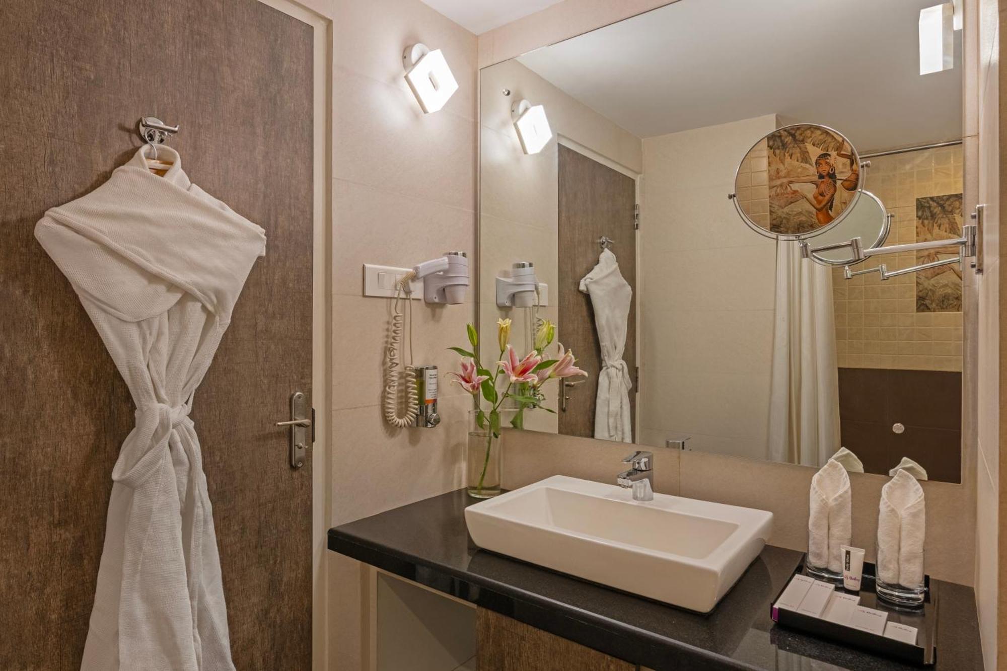 Deluxe Double Room,1743048989:JPEG