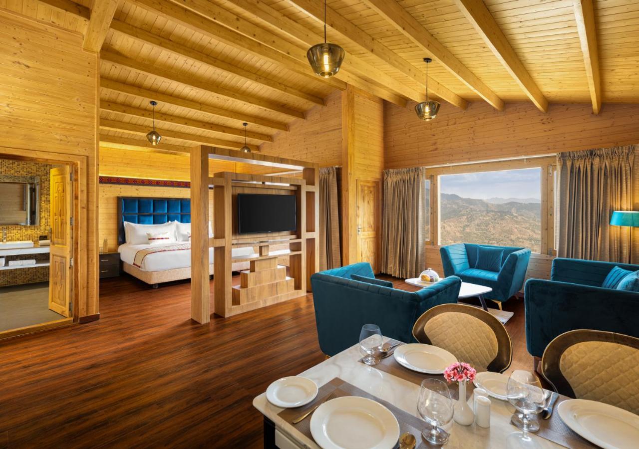 Executive Mountain View Suite with Private Balcony