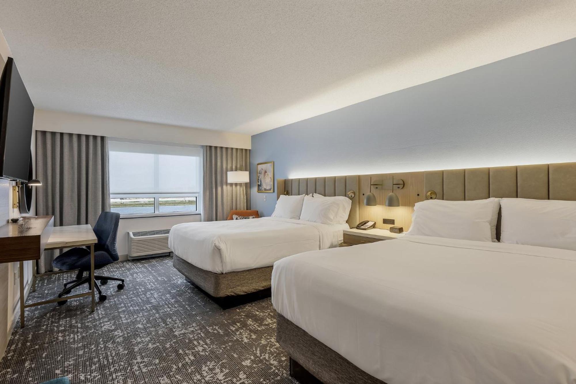Queen Room Two Queen Beds Lakeview