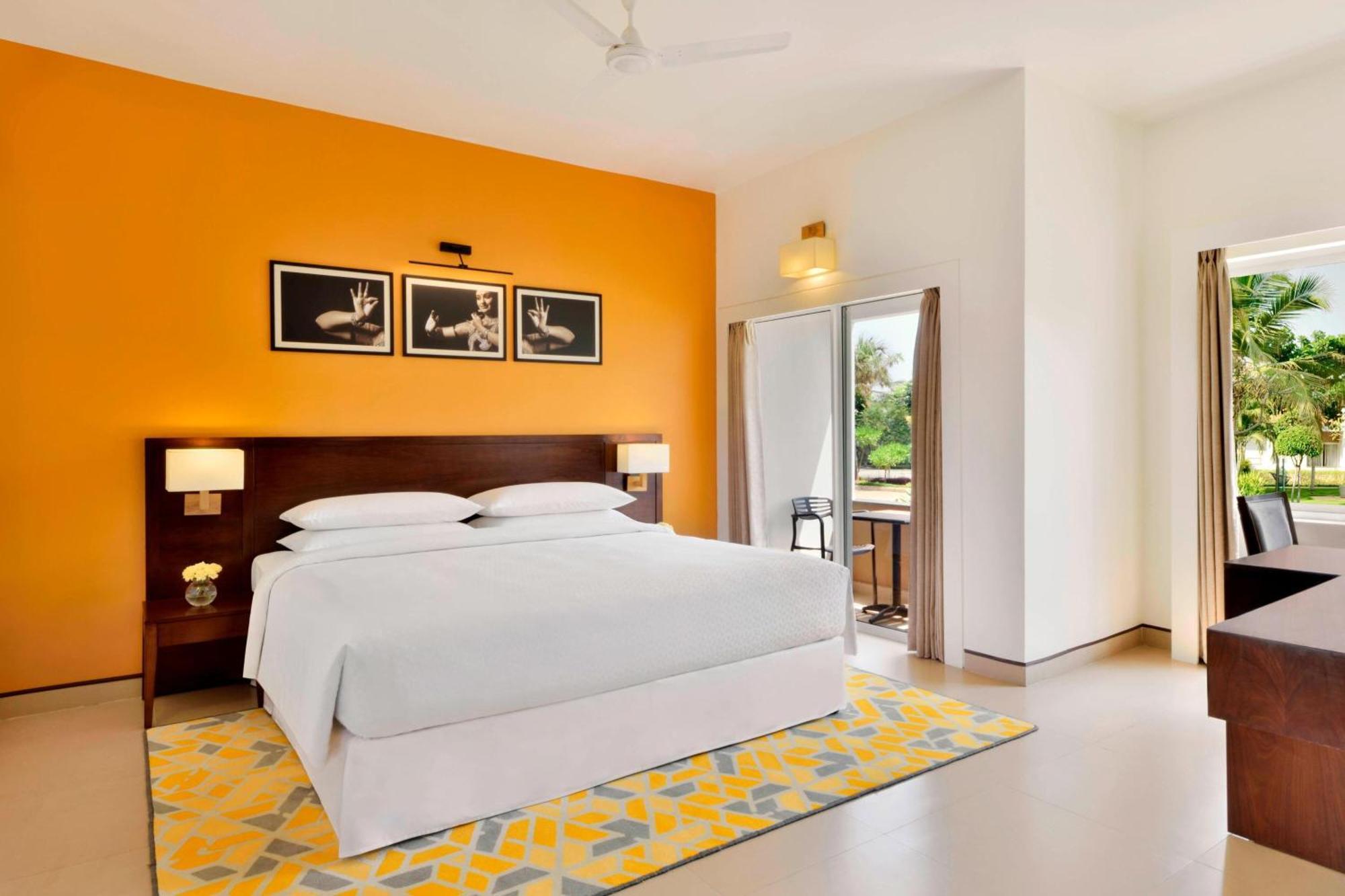 Guest Room, 1King, Balcony