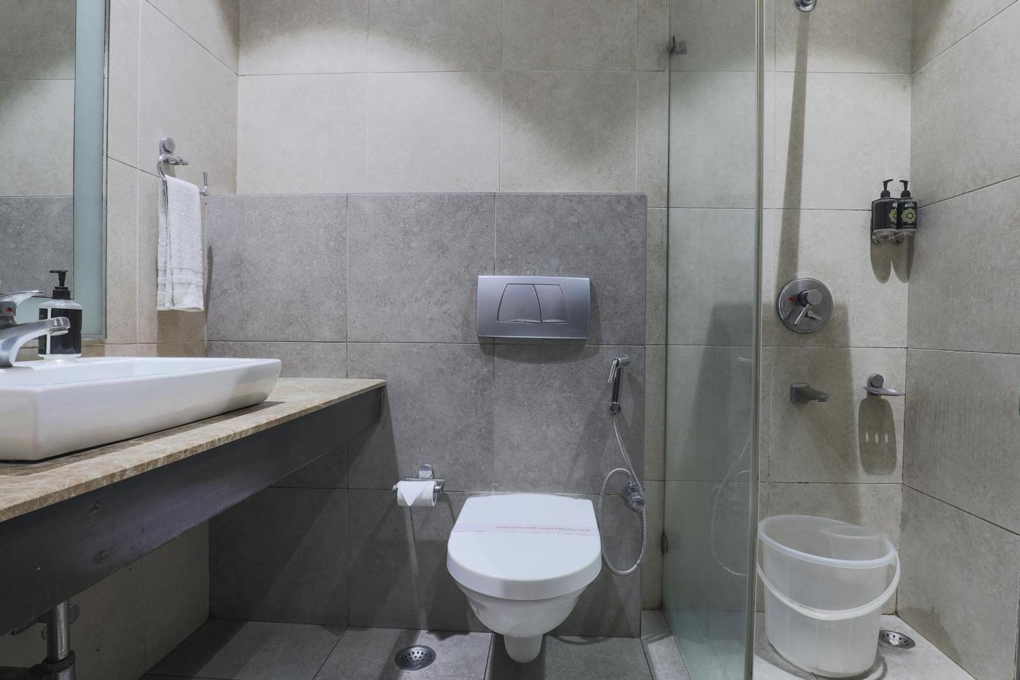 Suite - Hotel credit of ₹250/- on a minimum food order of ₹1,000/- and above - 10% discount on laundry for up to two pcs (applicable once during the stay; eligible items: trouser/shirt), Complimentary evening refreshments (Tea/Coffee with cookies)